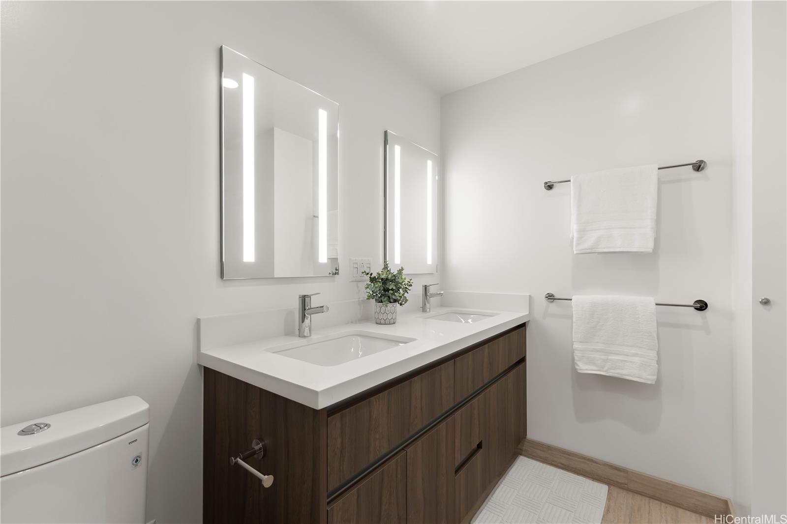 1515 Liona Street  Unit 3700
