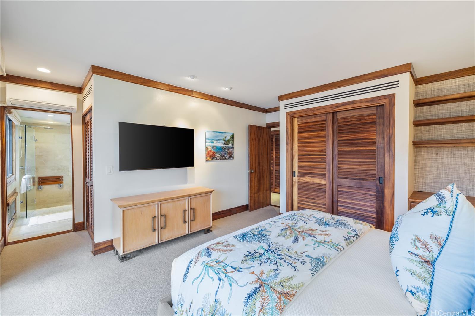3165 Diamond Head Road  Unit 4