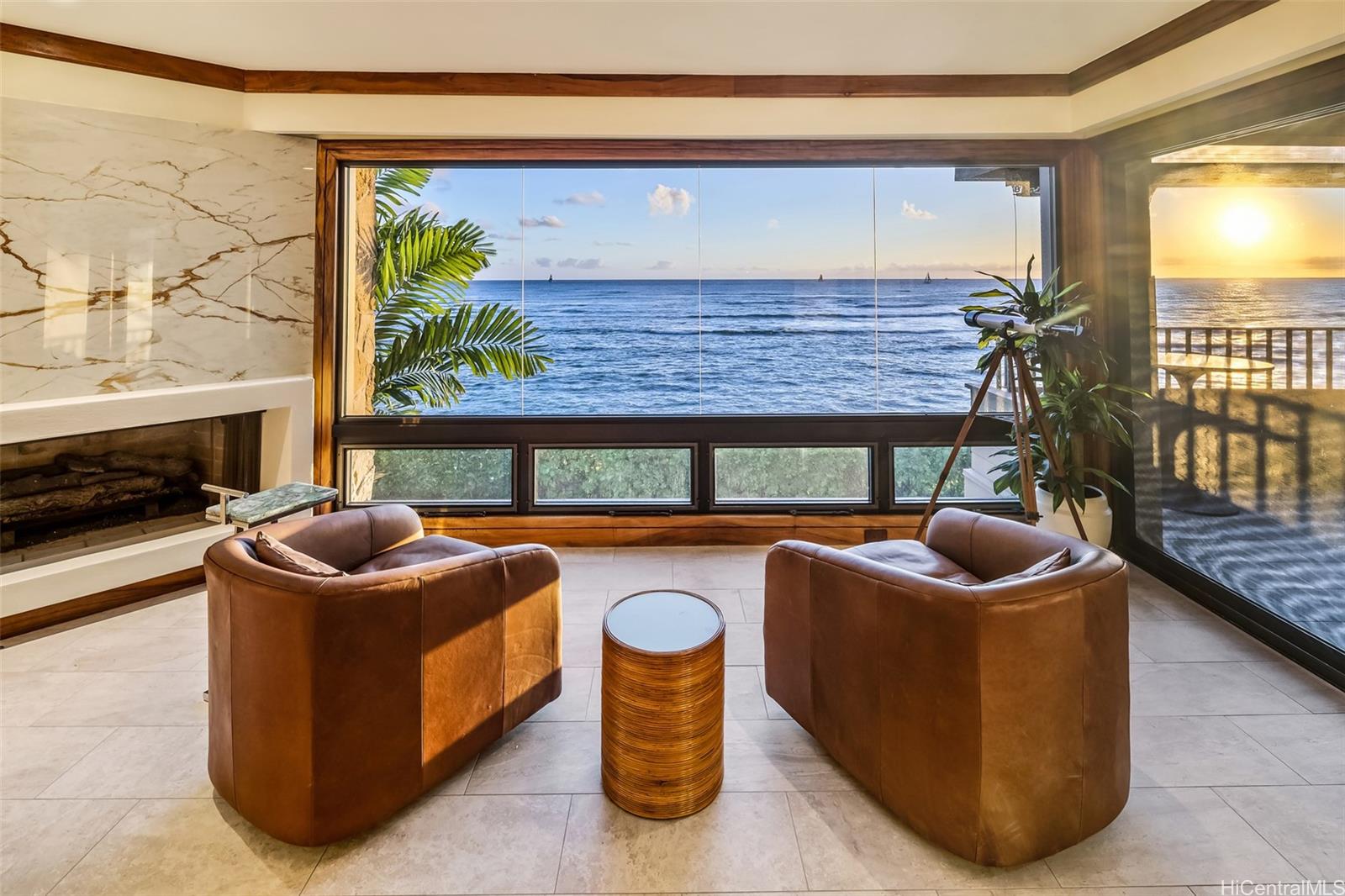 3165 Diamond Head Road  Unit 4
