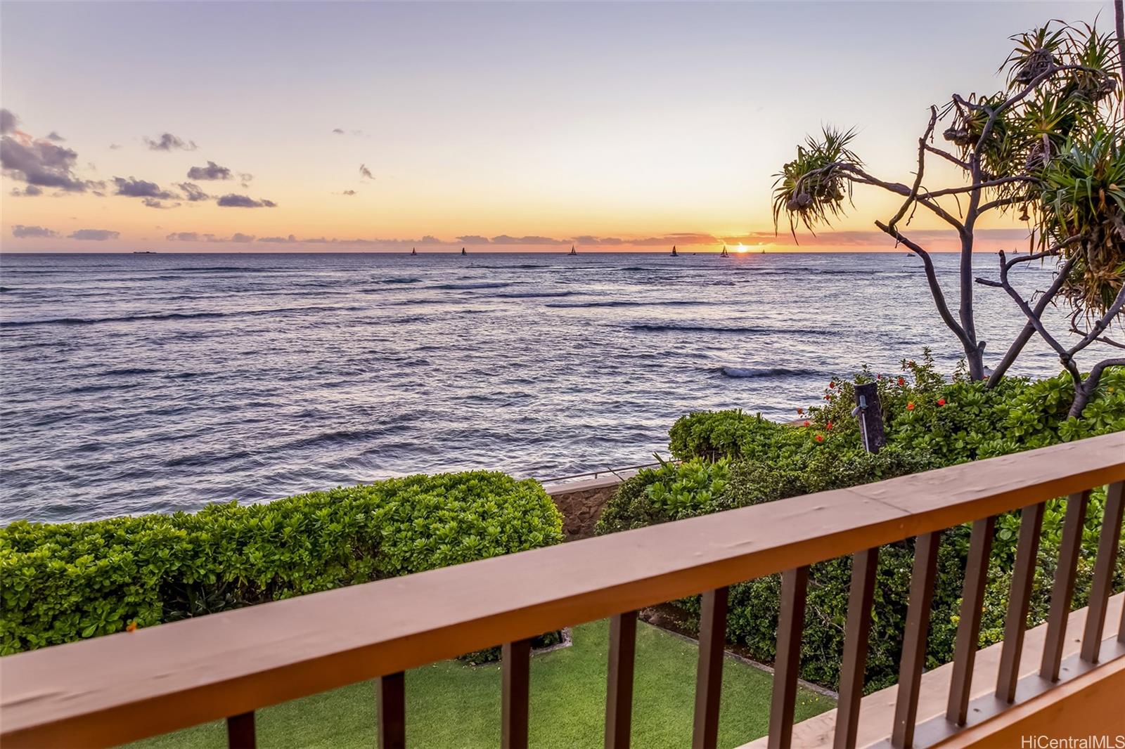 3165 Diamond Head Road  Unit 4