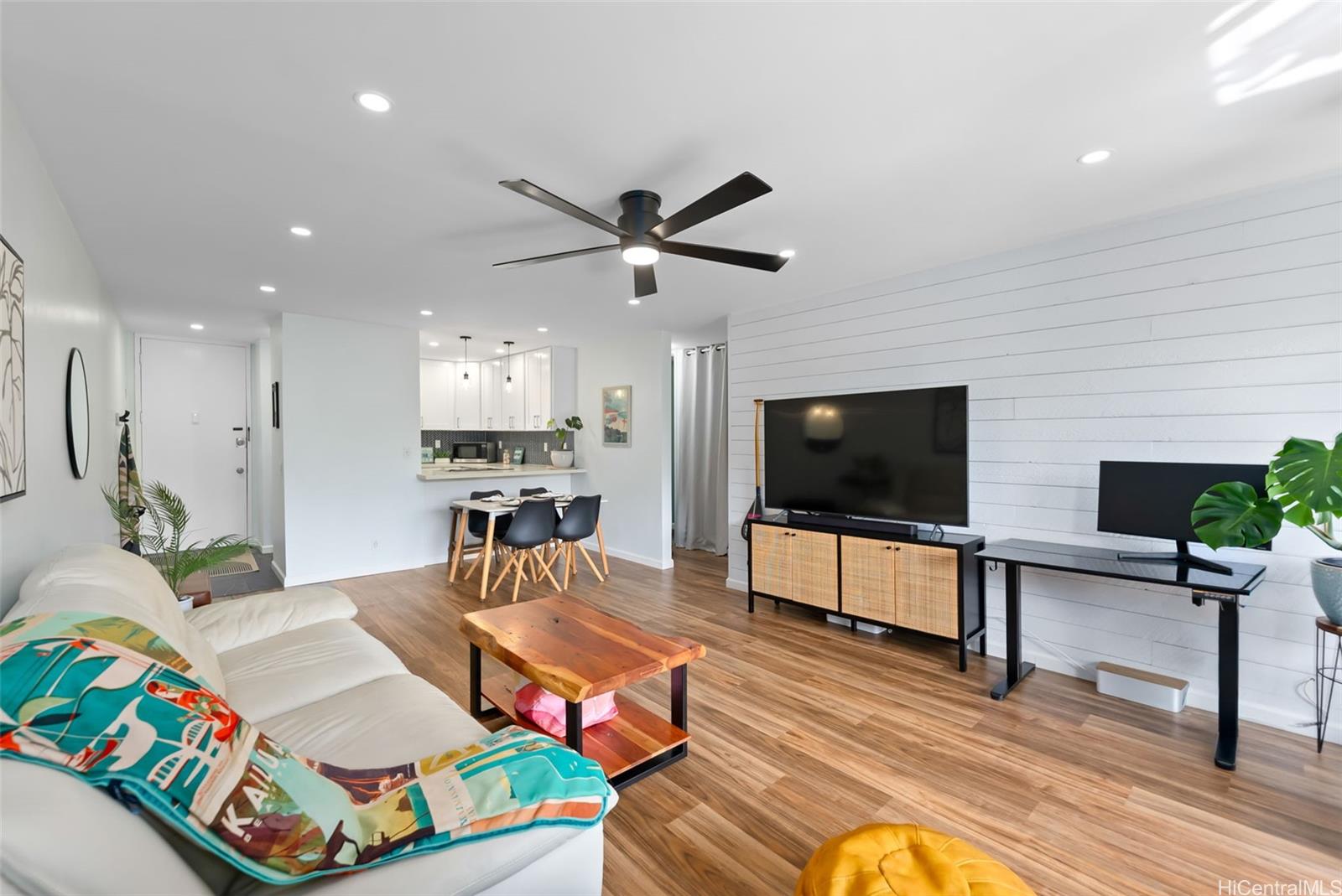 1015 Aoloa Place  Unit 243