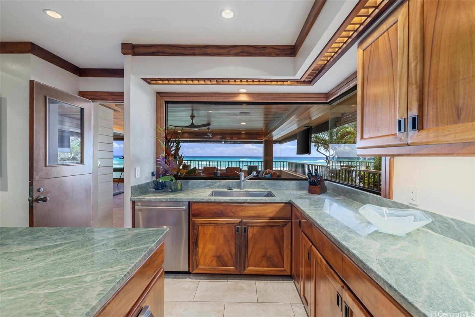 3165 Diamond Head Road  Unit 4