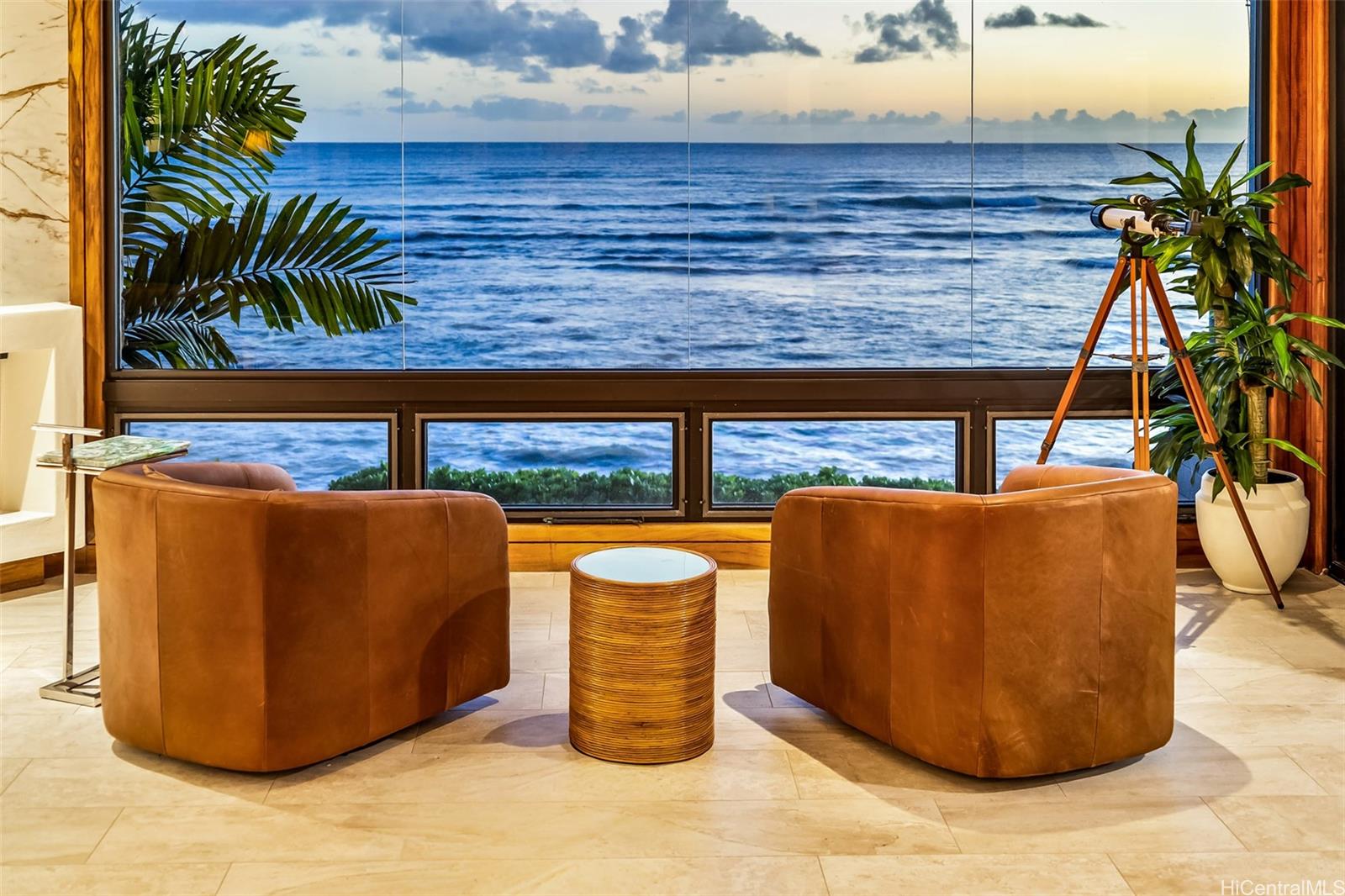3165 Diamond Head Road  Unit 4