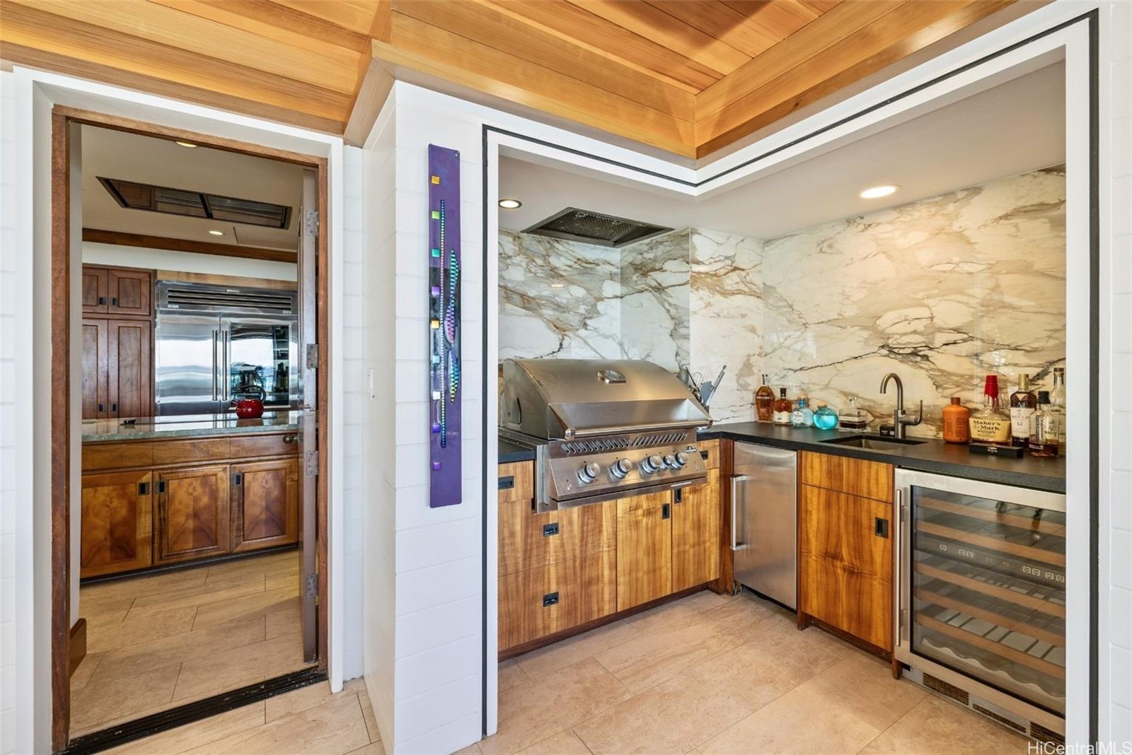 3165 Diamond Head Road  Unit 4