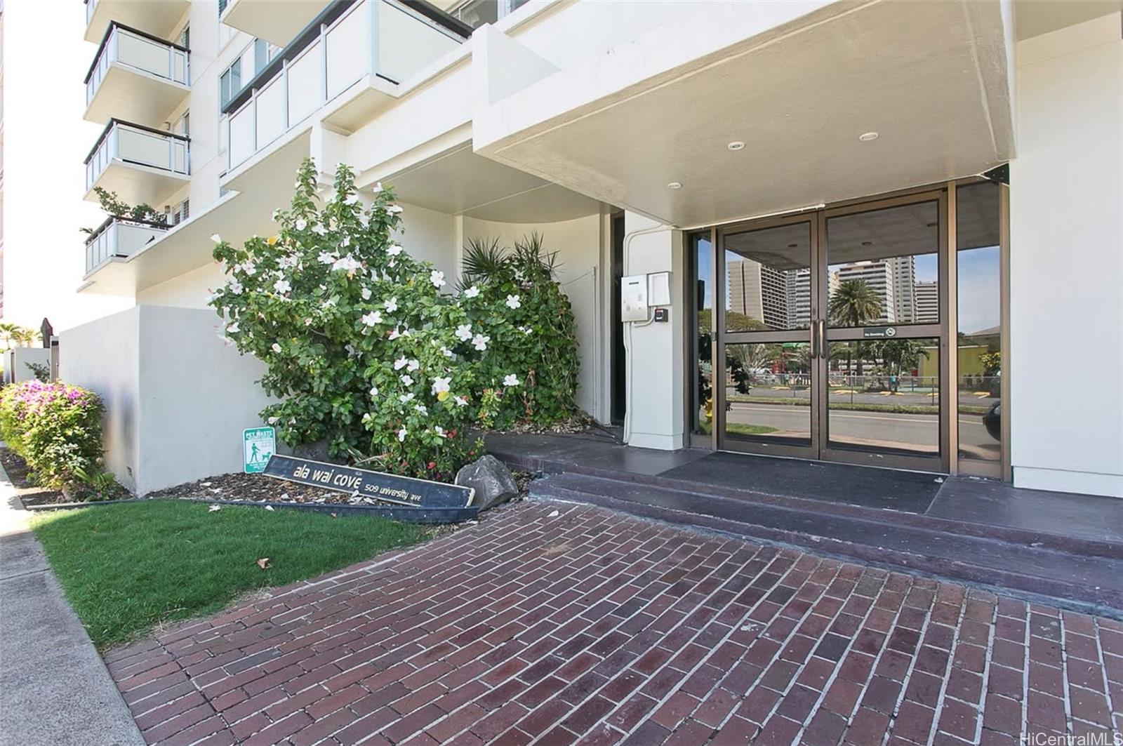 509 University Avenue  Unit 703