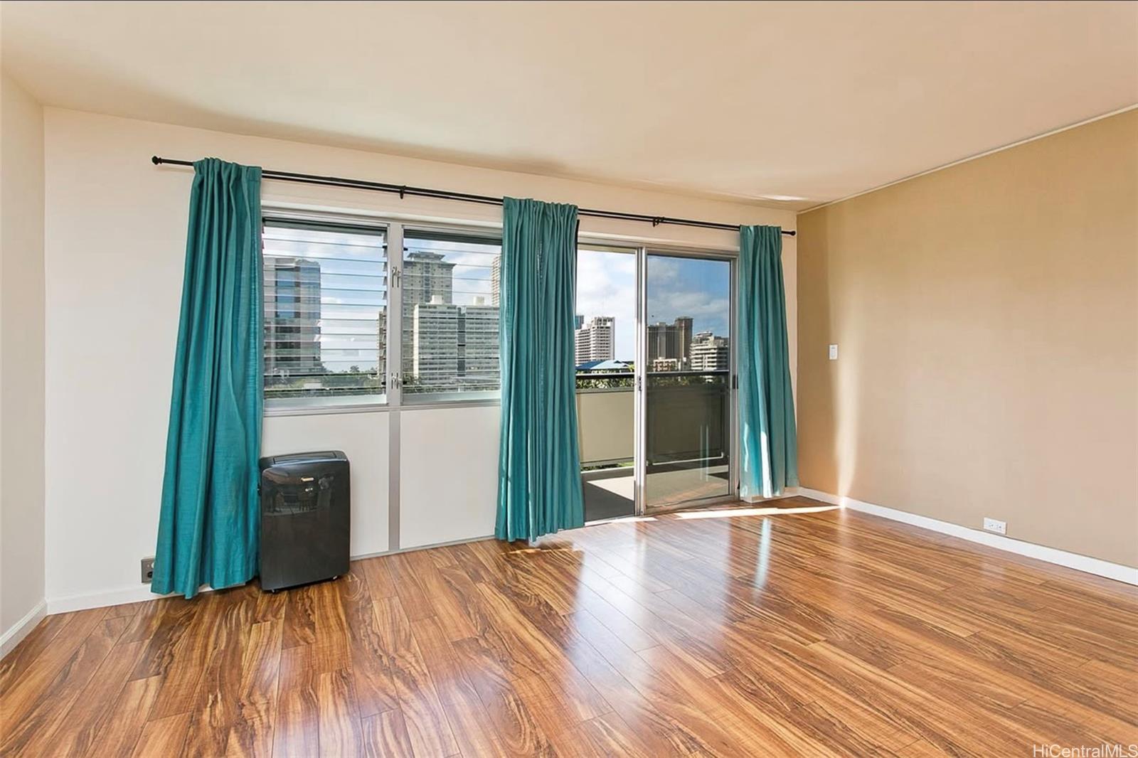 509 University Avenue  Unit 703