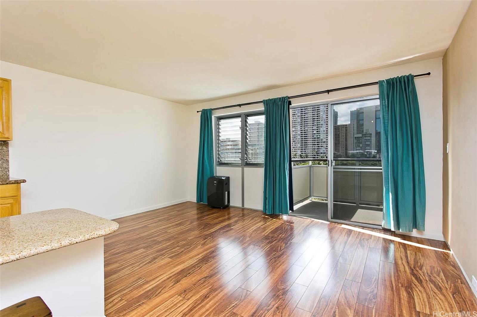509 University Avenue  Unit 703
