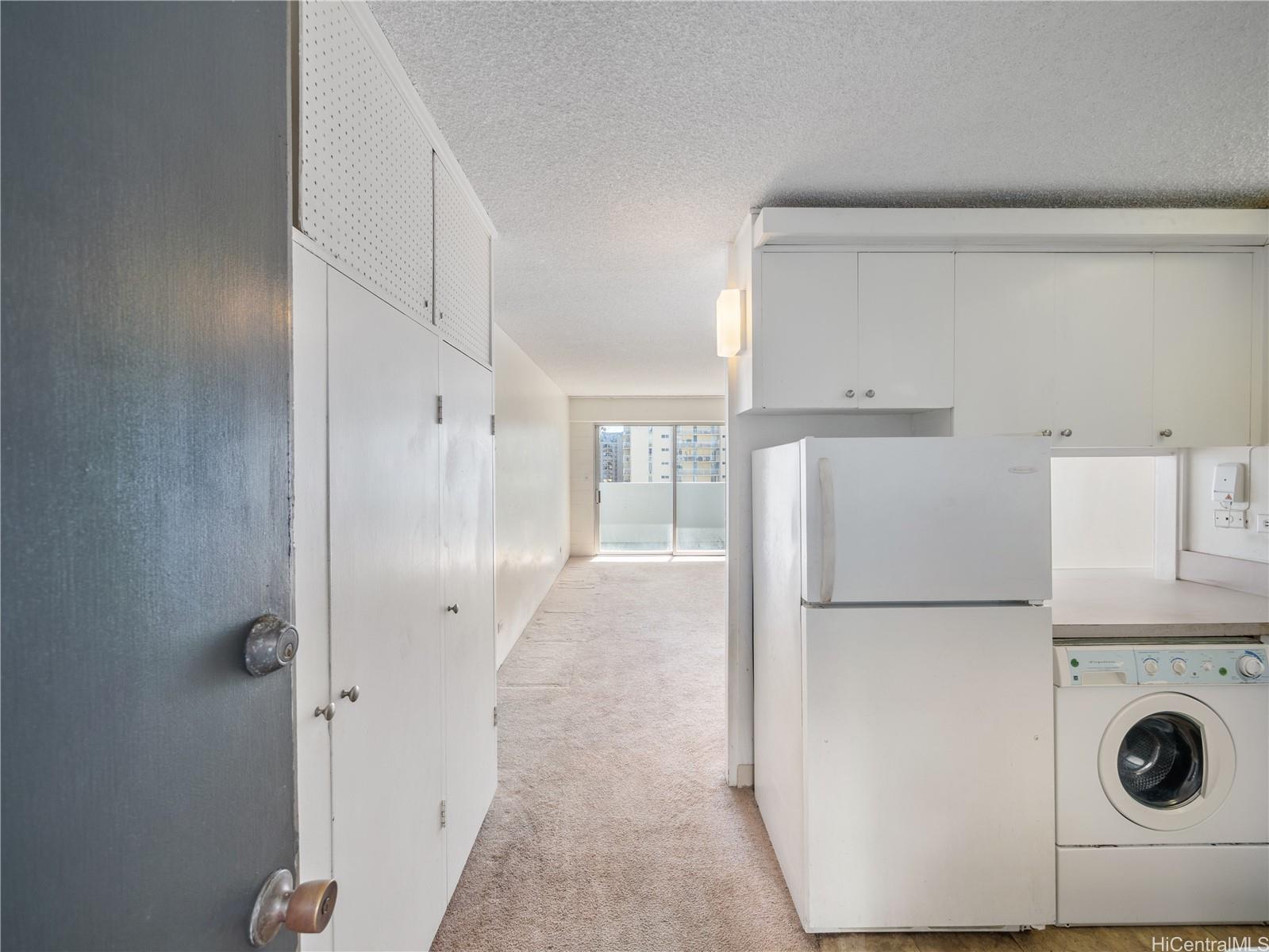 Photo 17 of 24