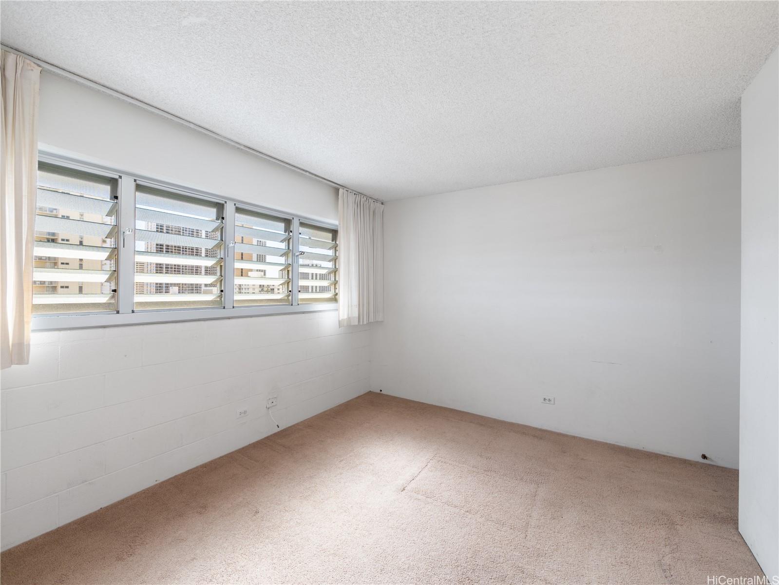 Photo 7 of 24