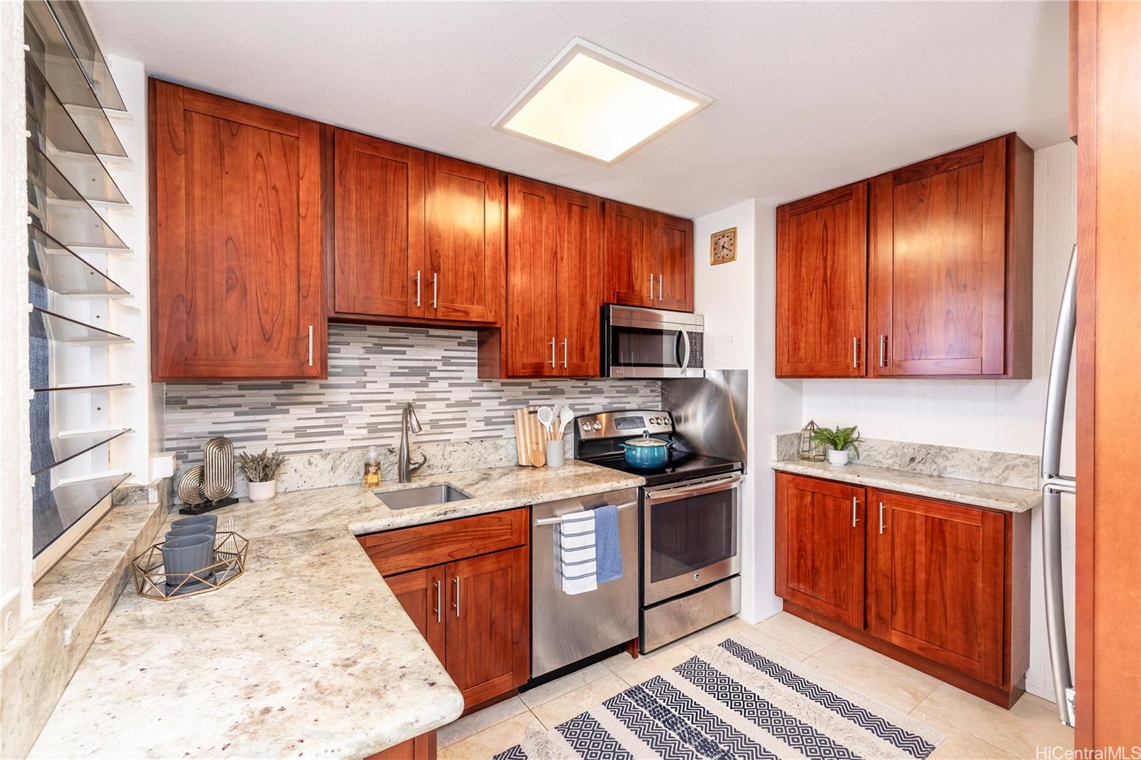 2943 Kalakaua Avenue  Unit 707