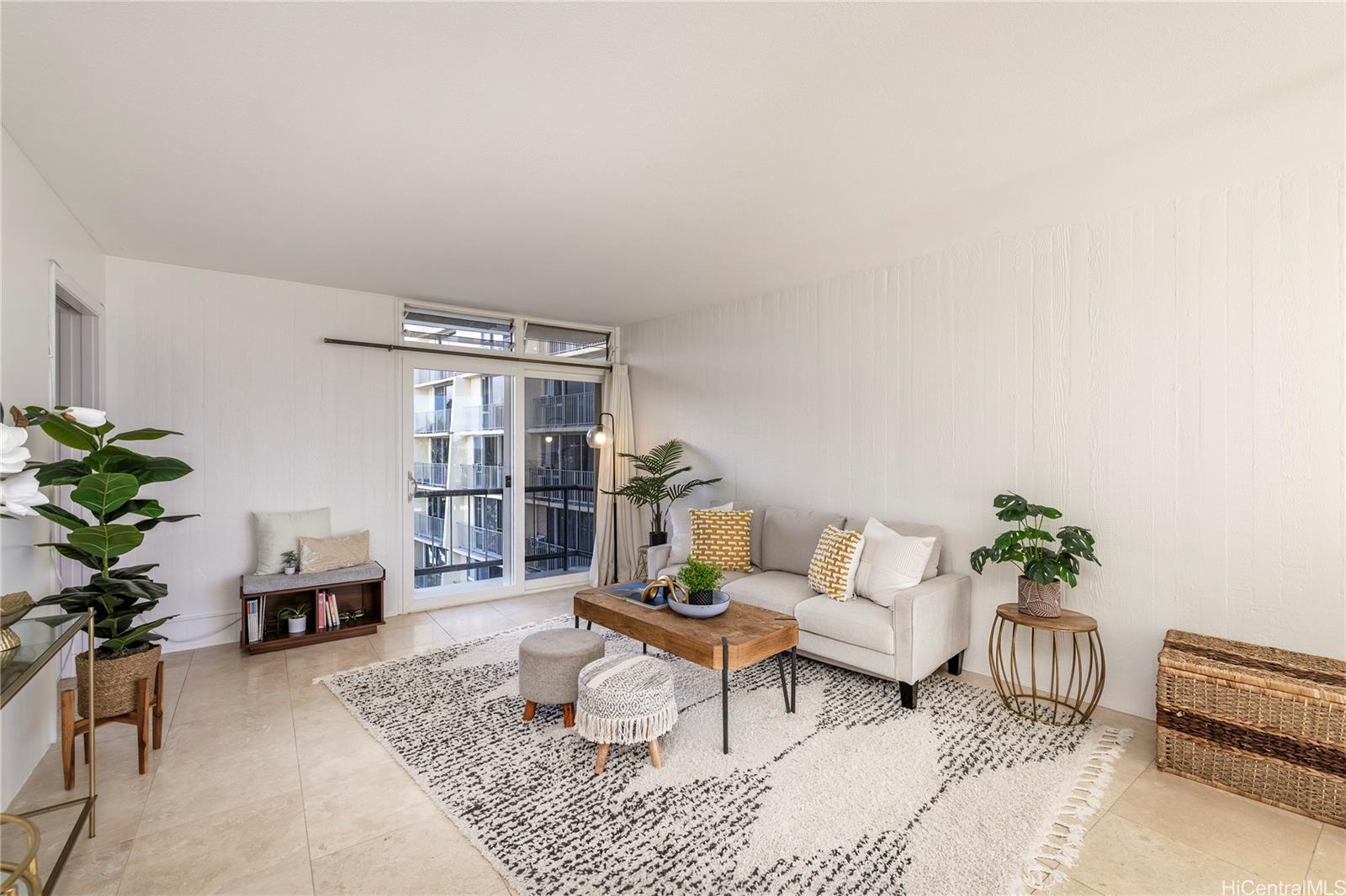 2943 Kalakaua Avenue  Unit 707