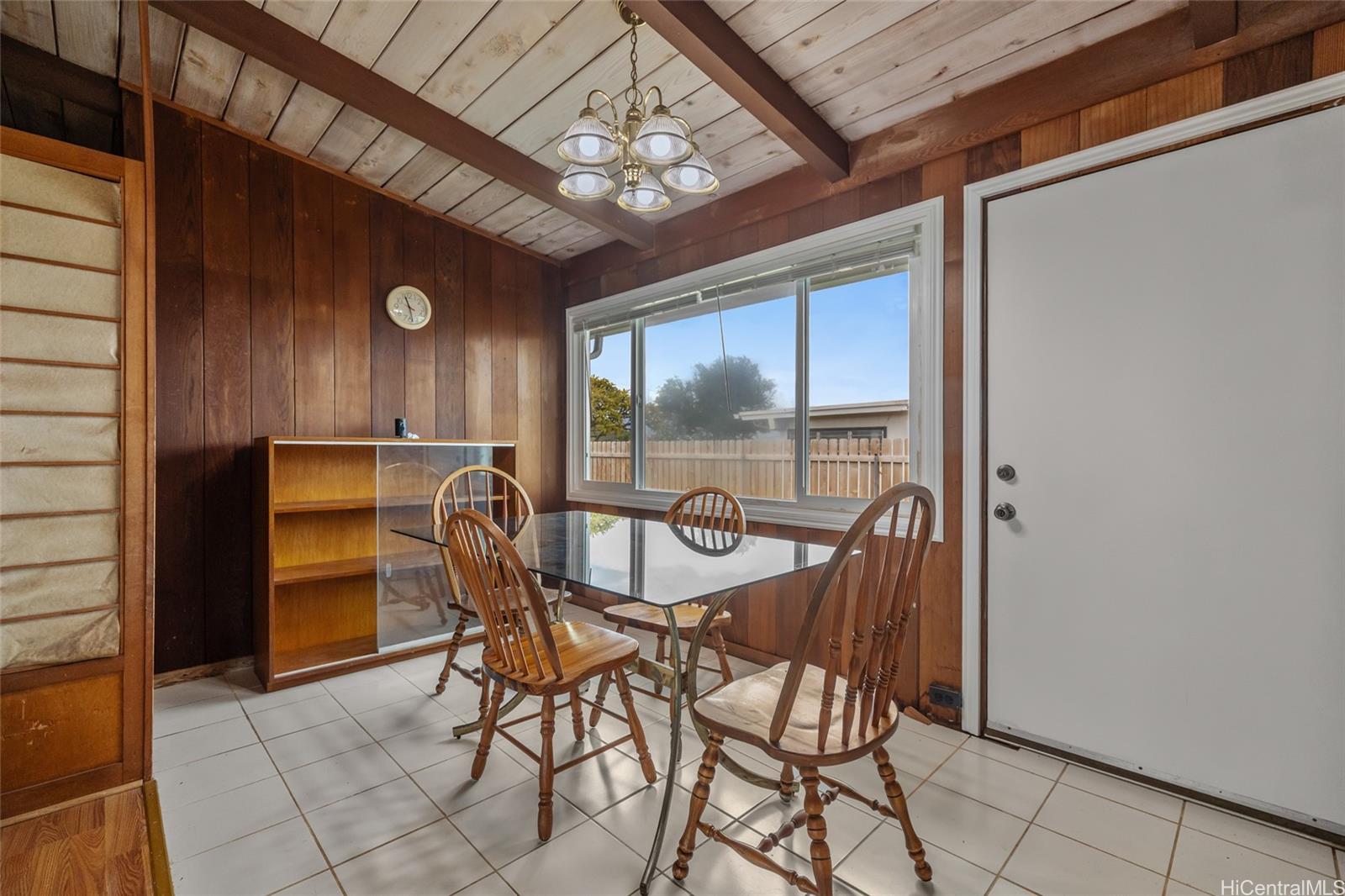Photo 12 of 24