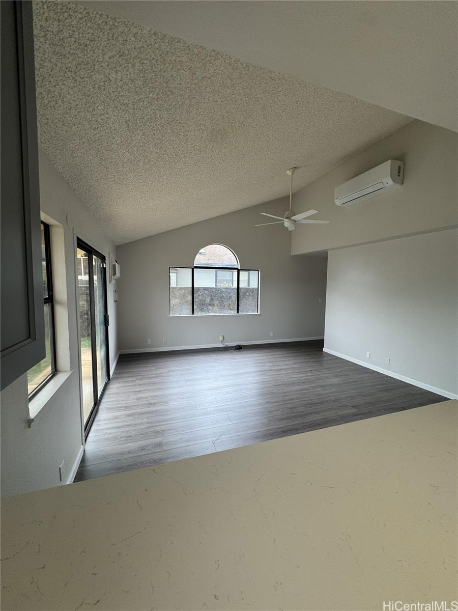 Photo 13 of 22