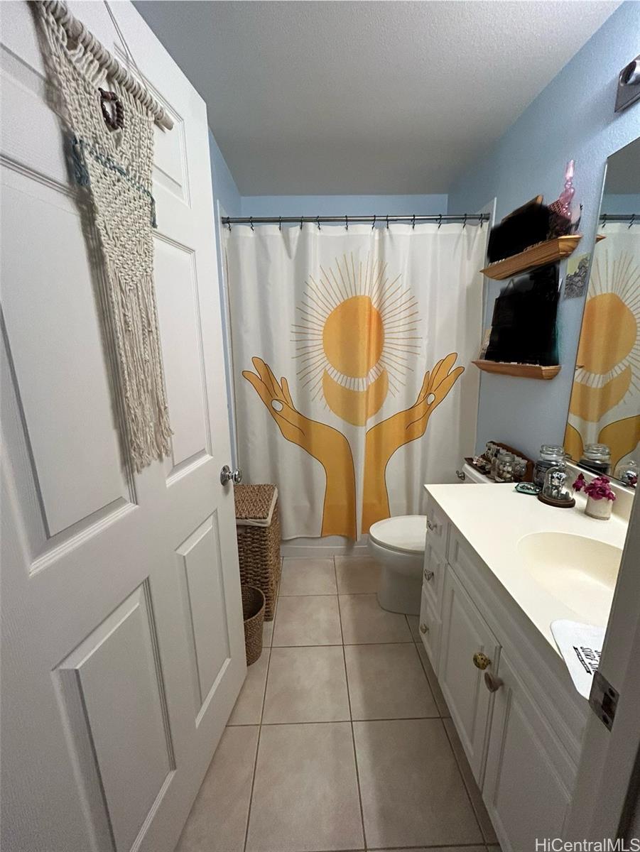 Photo 17 of 25