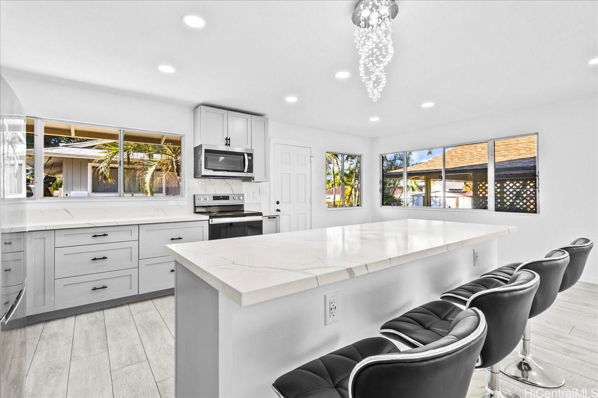 85-210 Limakokua Place