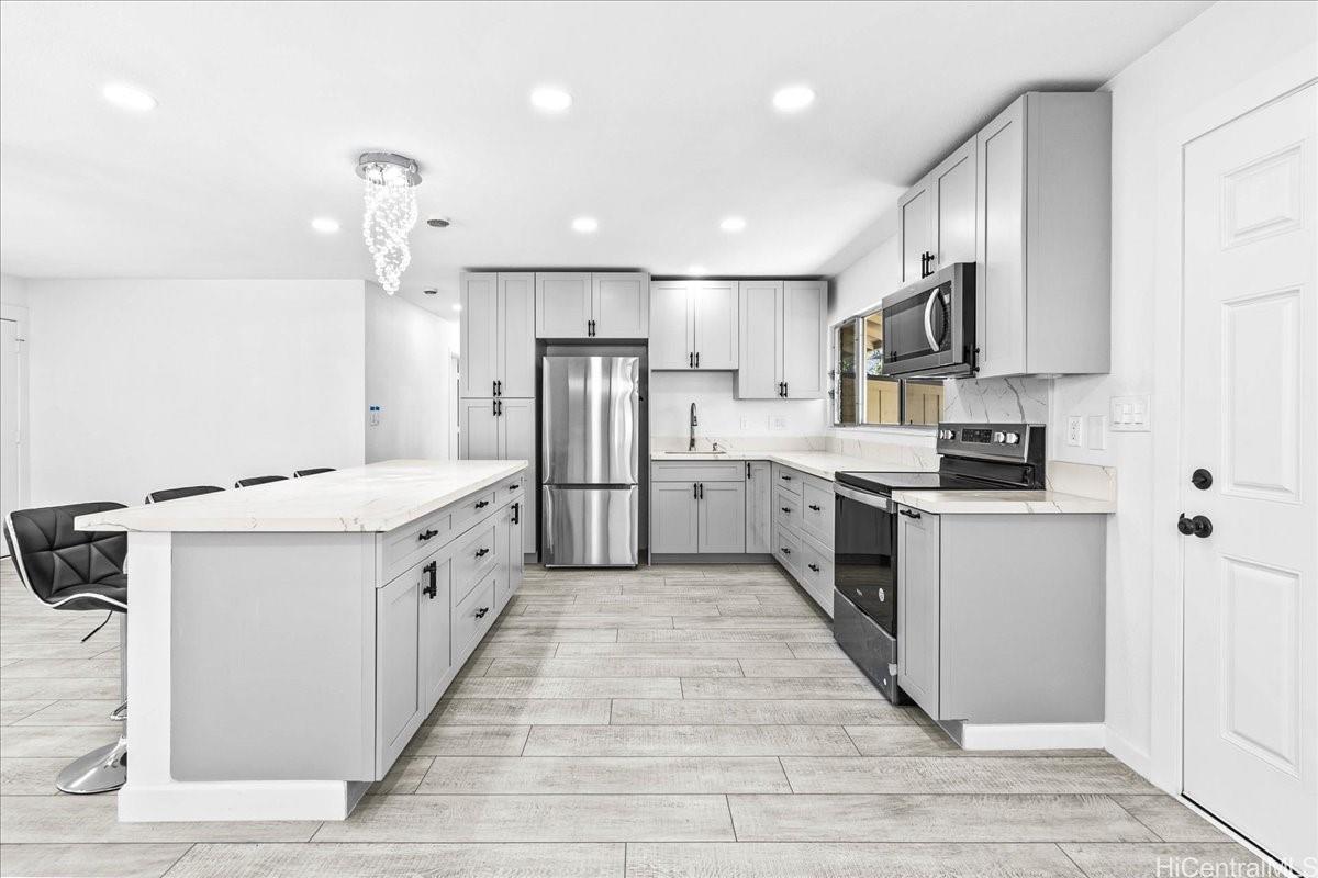 85-210 Limakokua Place