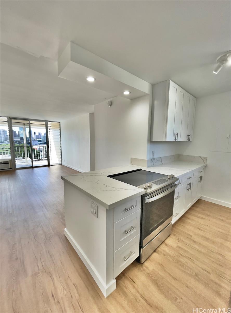 1215 Alexander Street 601
