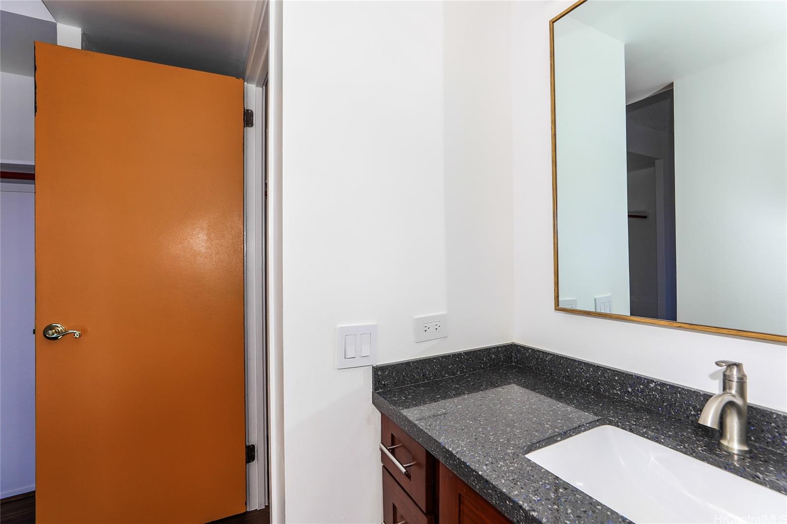 225 Queen Street  Unit 20D