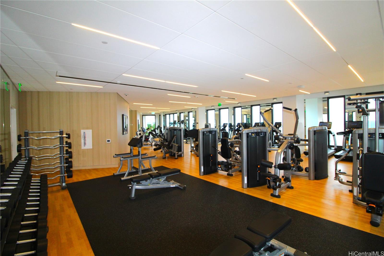 987 Queen Street  Unit 3516