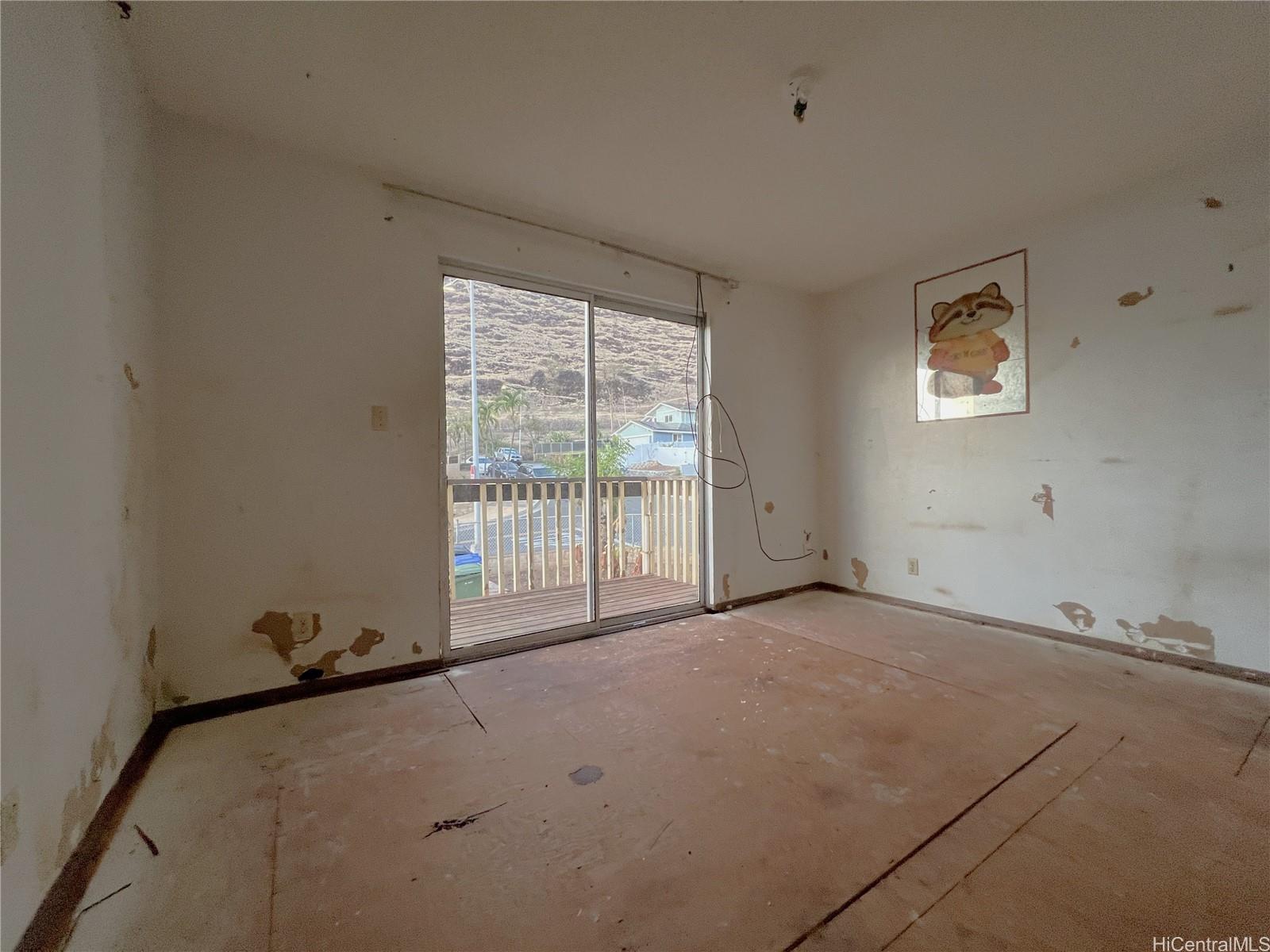 Photo 11 of 22