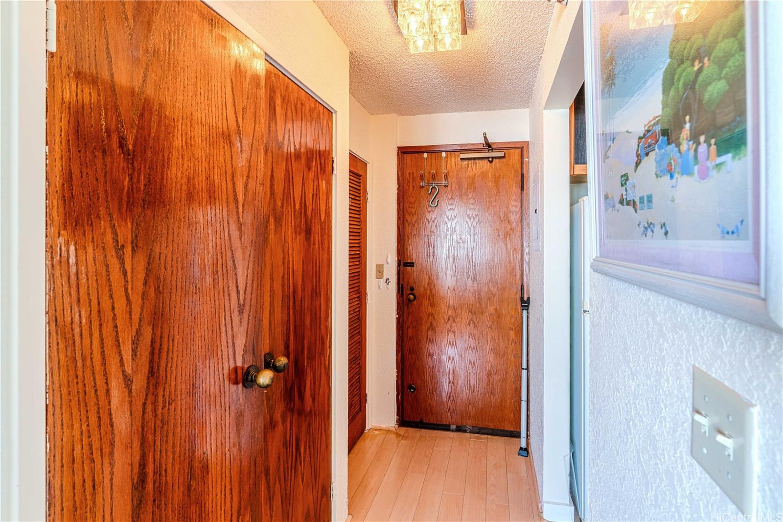 Photo 6 of 25