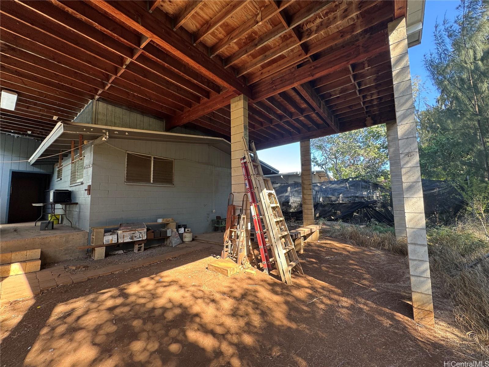 Photo 3 of 7
