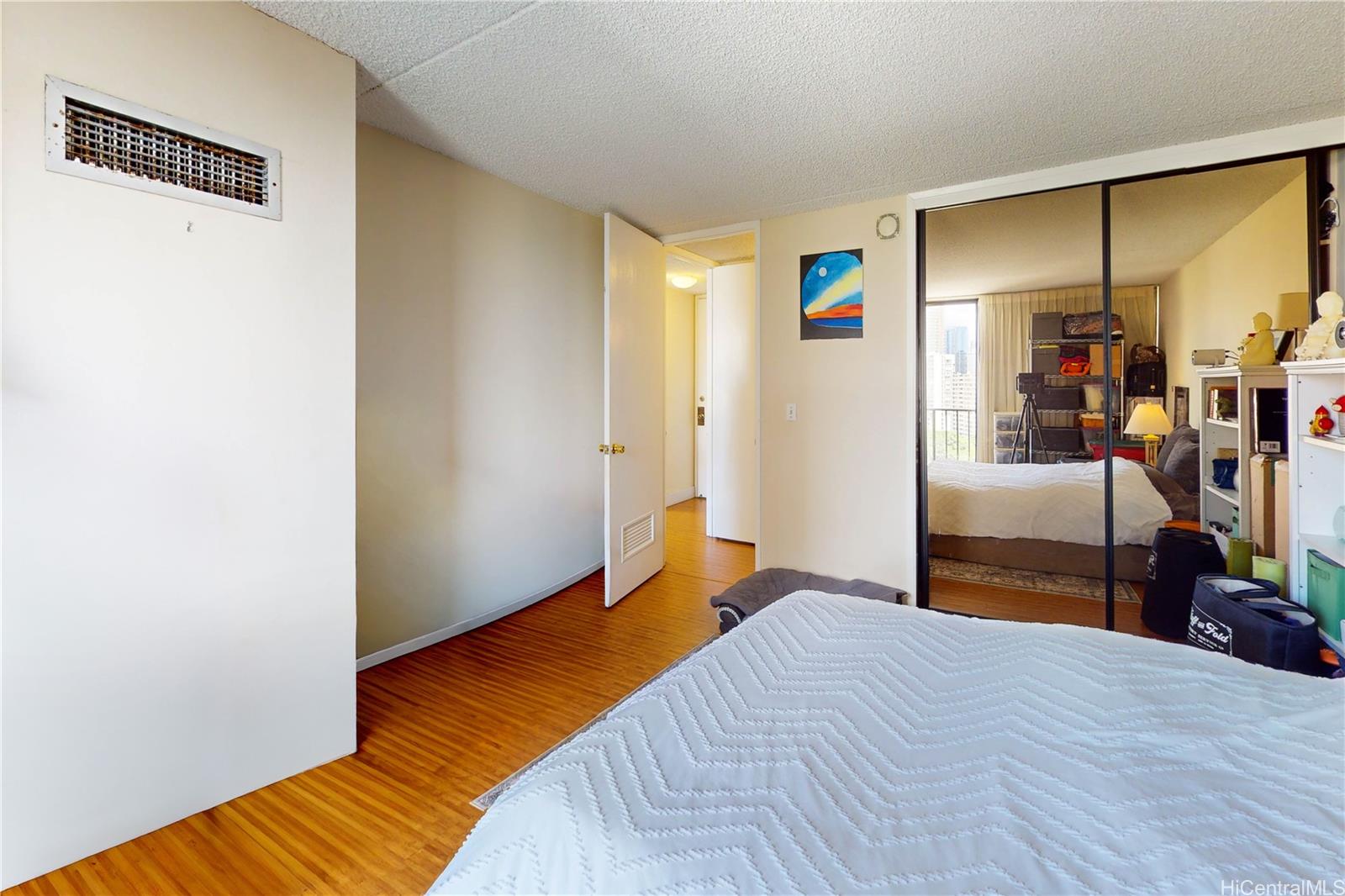 411 Hobron Lane  Unit 1512