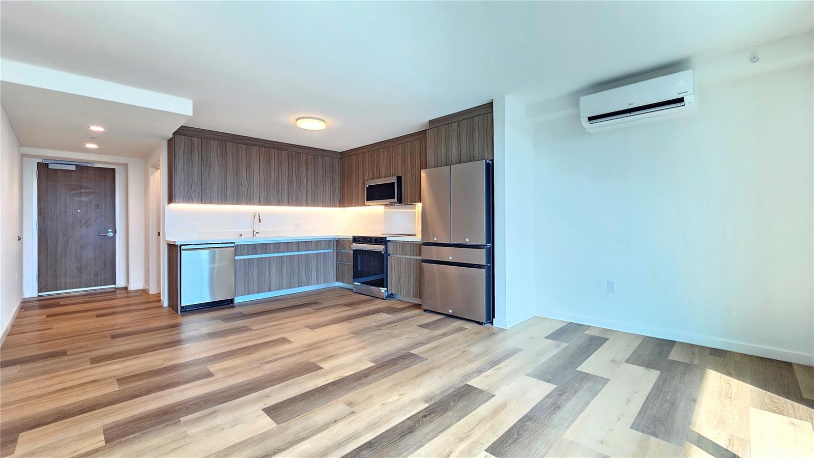 1500 Rycroft Street  Unit 3207R