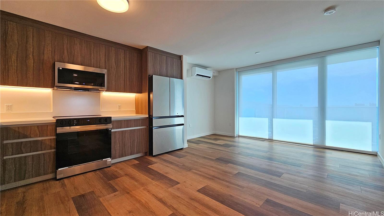 1500 Rycroft Street  Unit 3207R