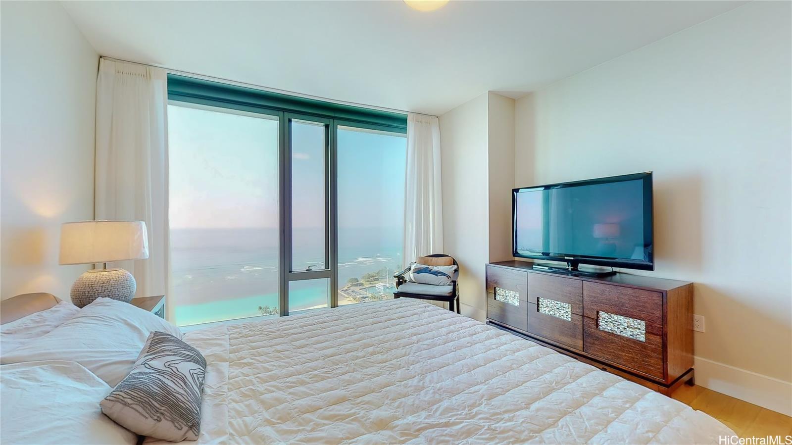 Photo 9 of 25