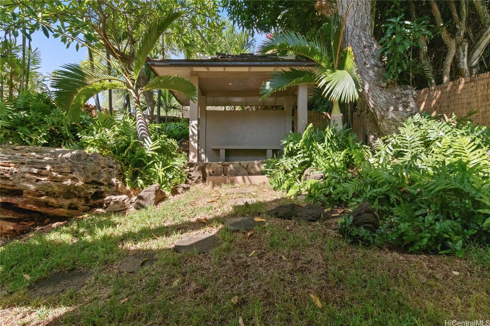Photo 21 of 25
