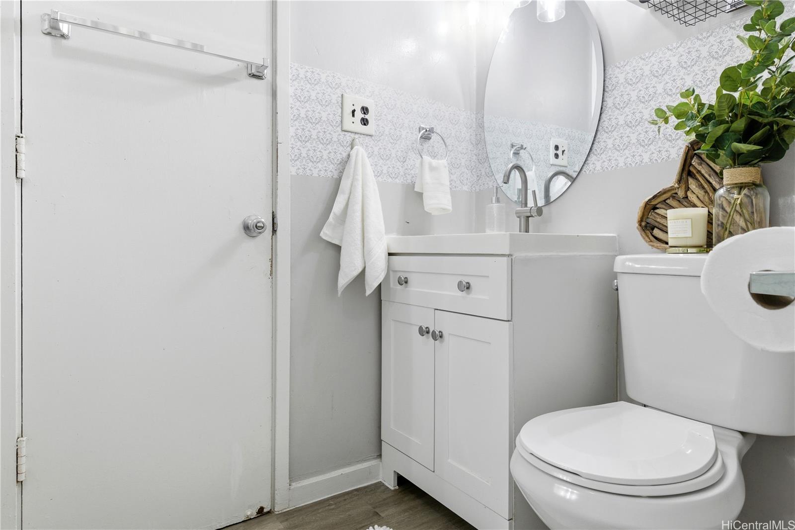 94-249 Waikele Road  Unit B313