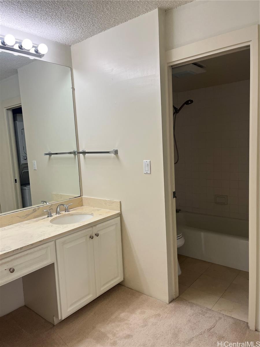 Photo 10 of 25