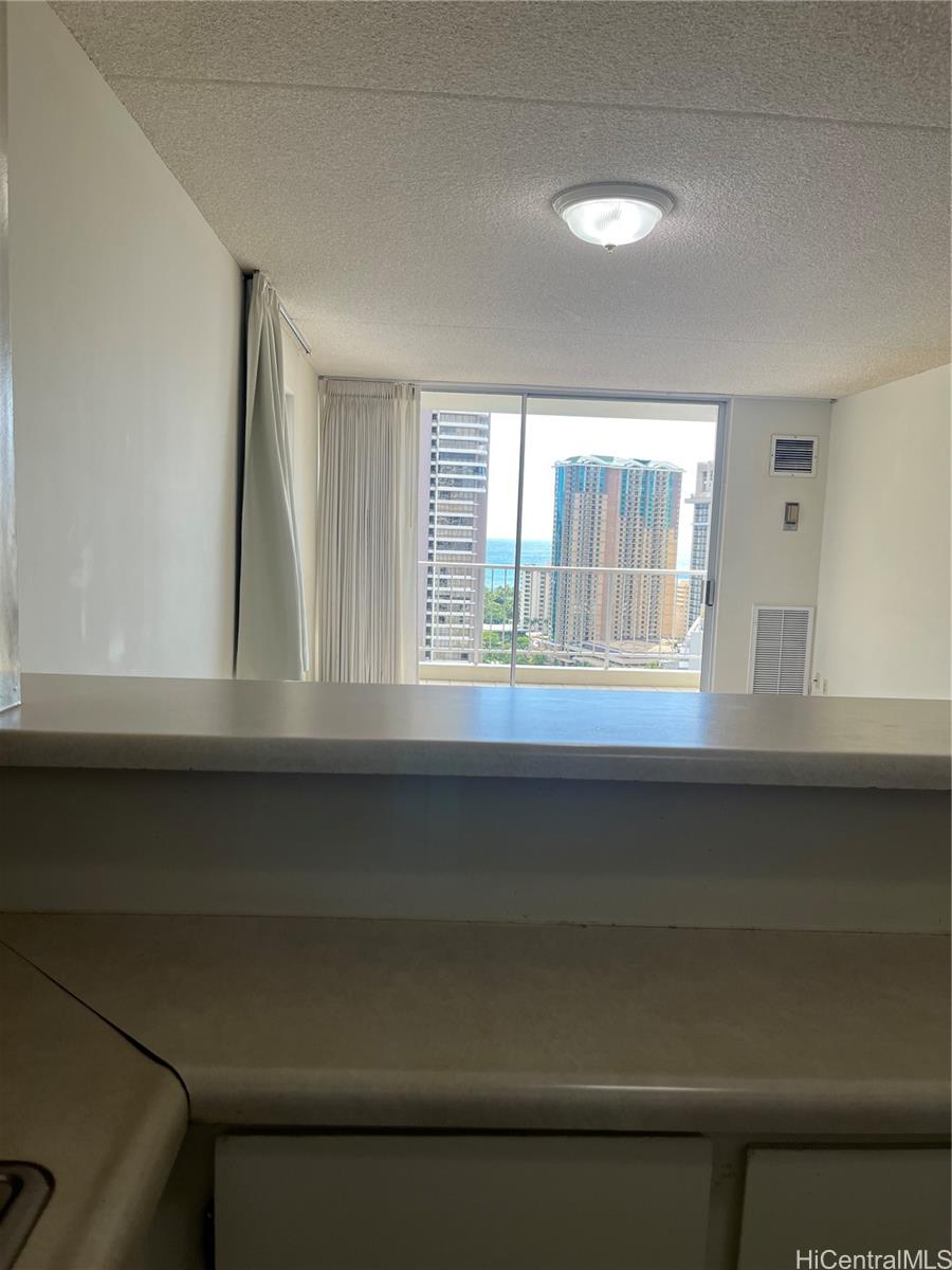 Photo 18 of 25