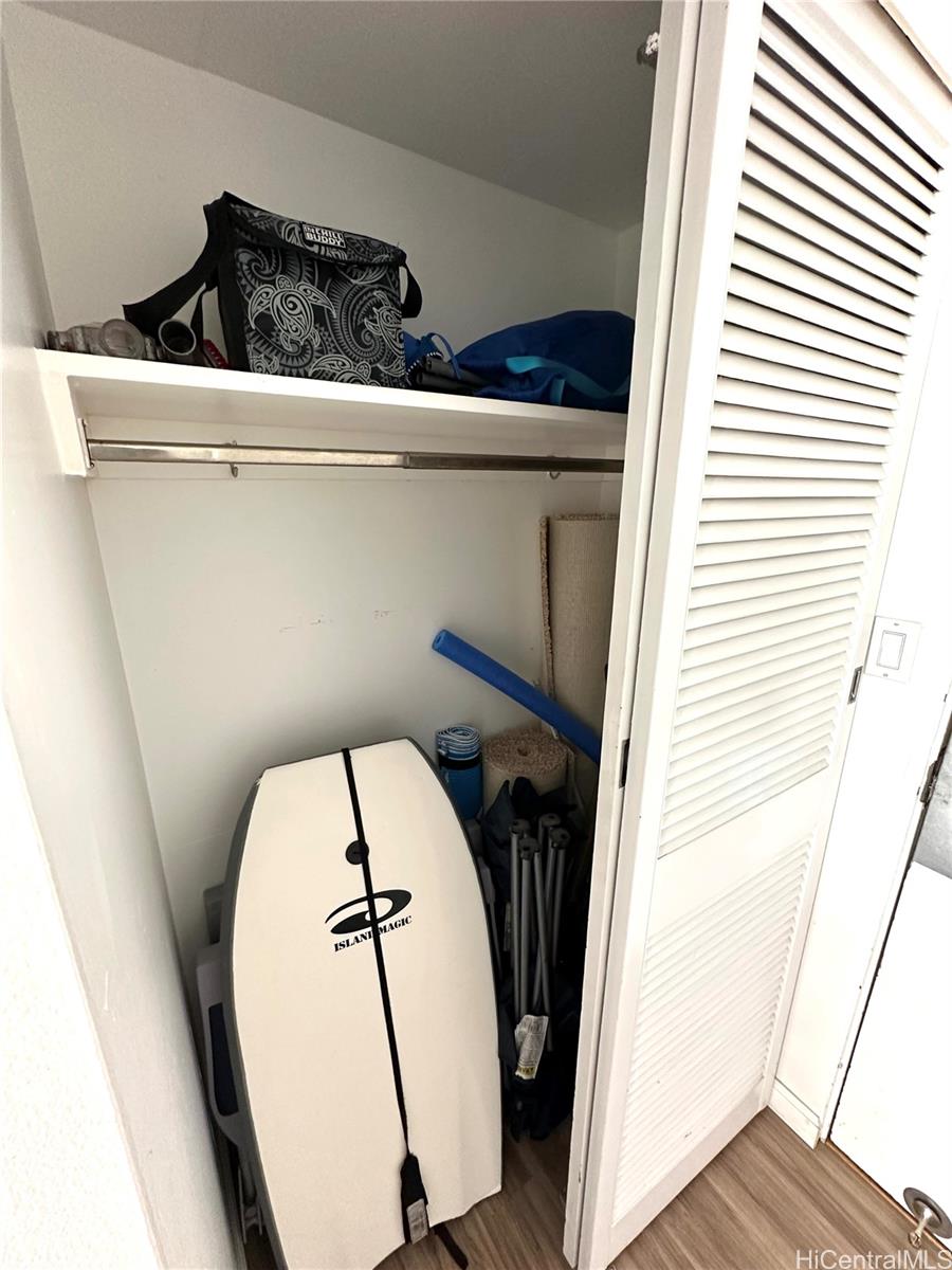 Photo 21 of 25