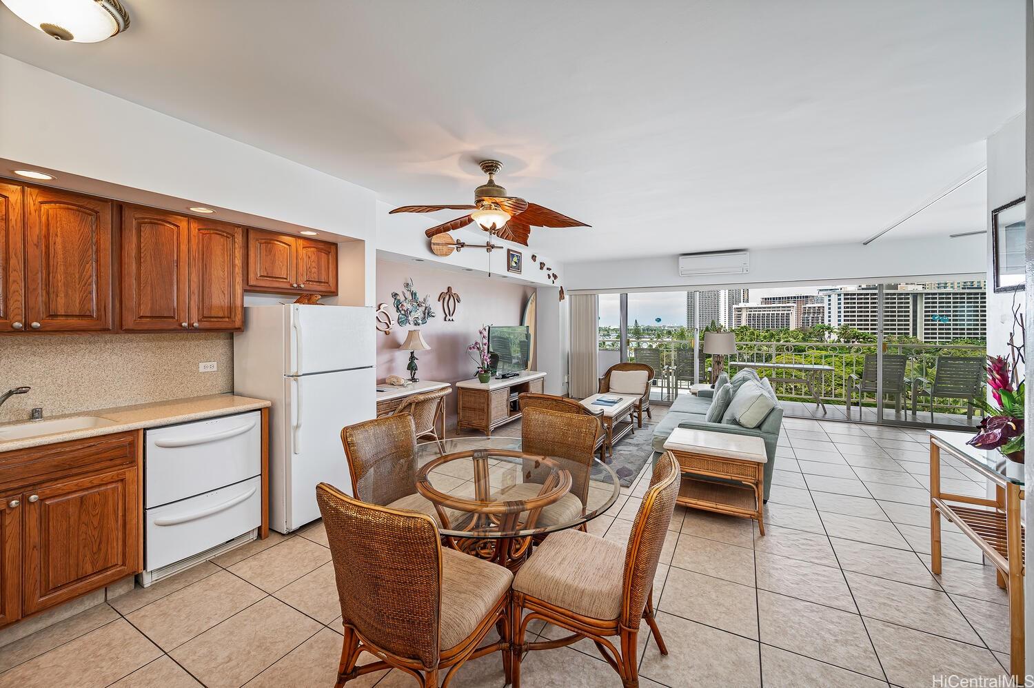 2161 Kalia Road 916