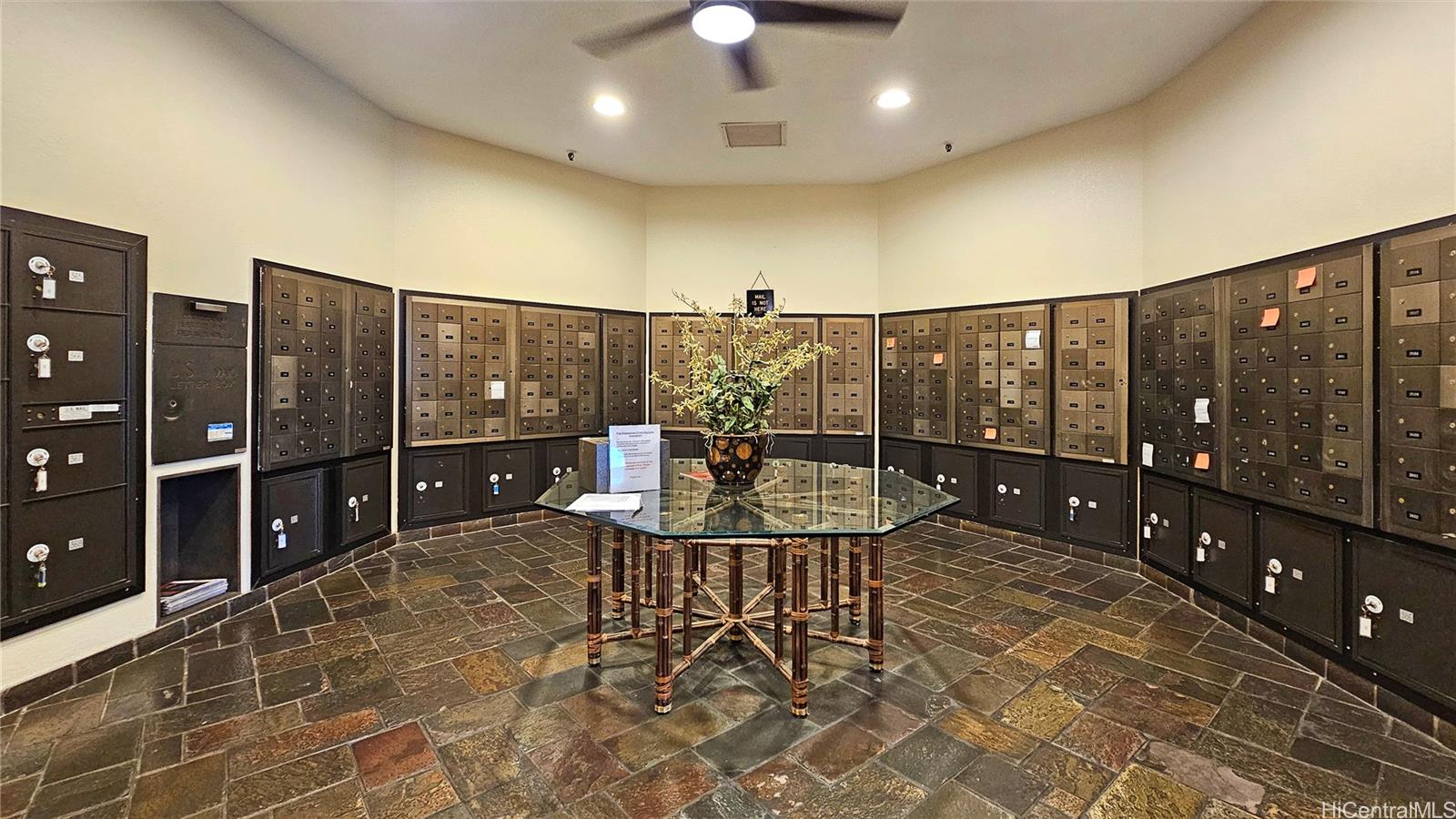 2499 Kapiolani Boulevard  Unit 401