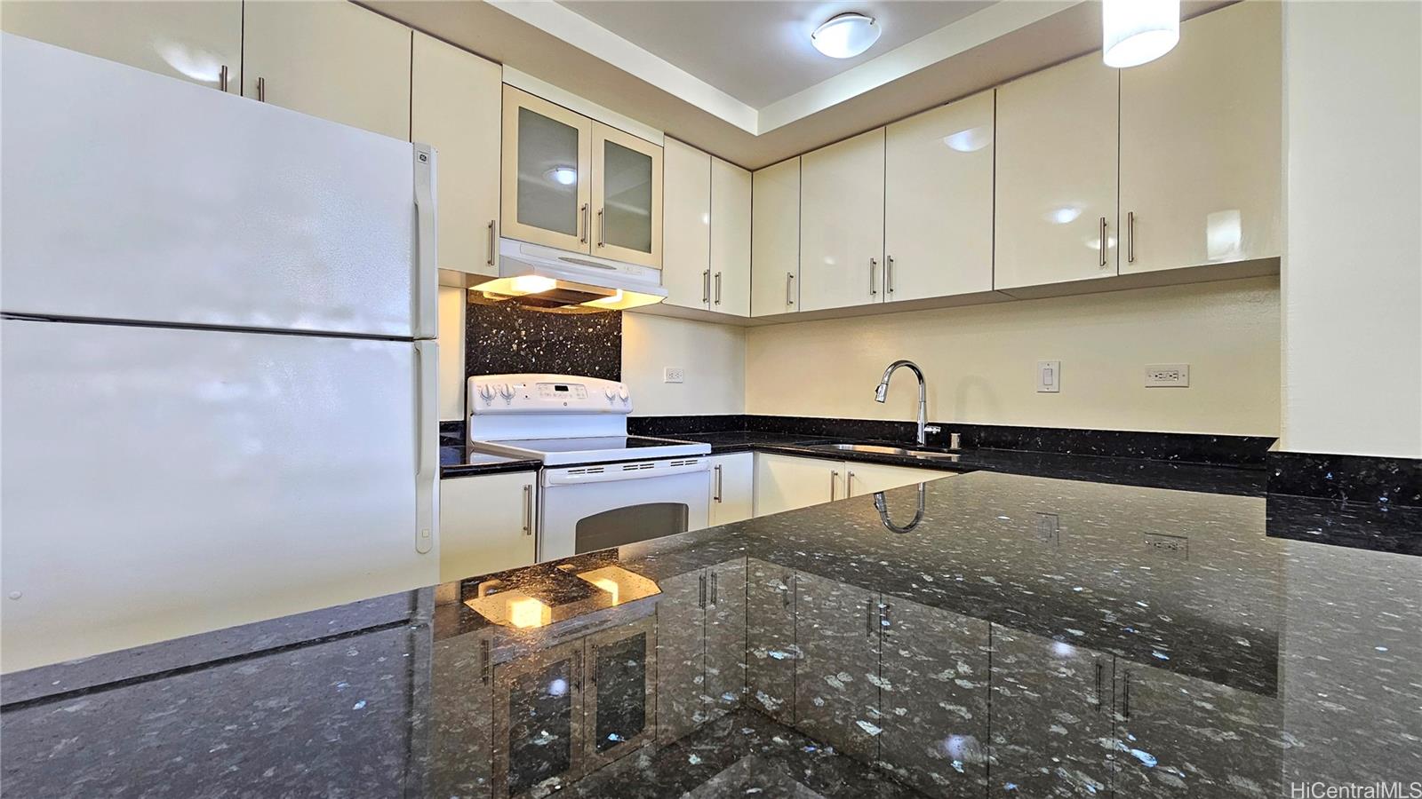 2499 Kapiolani Boulevard  Unit 401