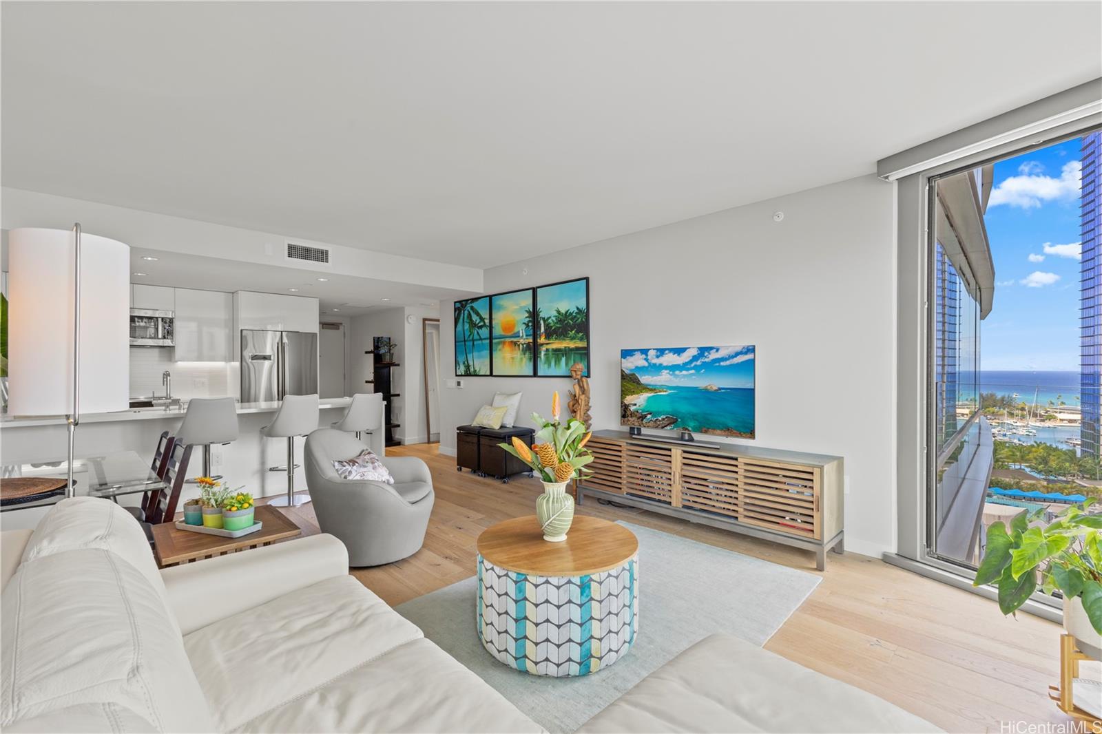 1001 Queen Street 1403