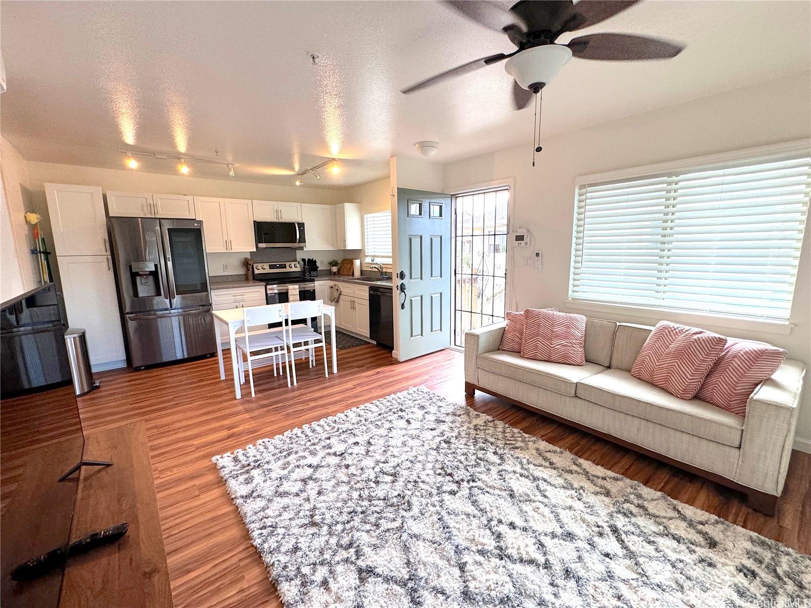 801 Kakala Street 1406