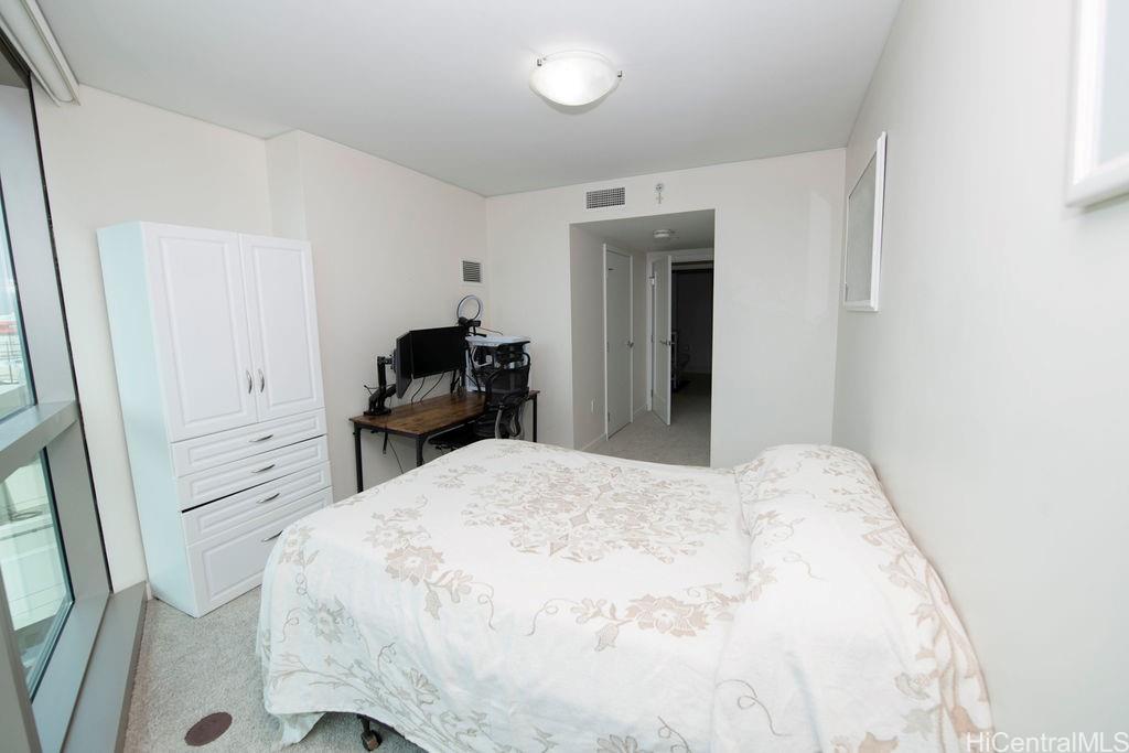 Photo 16 of 25