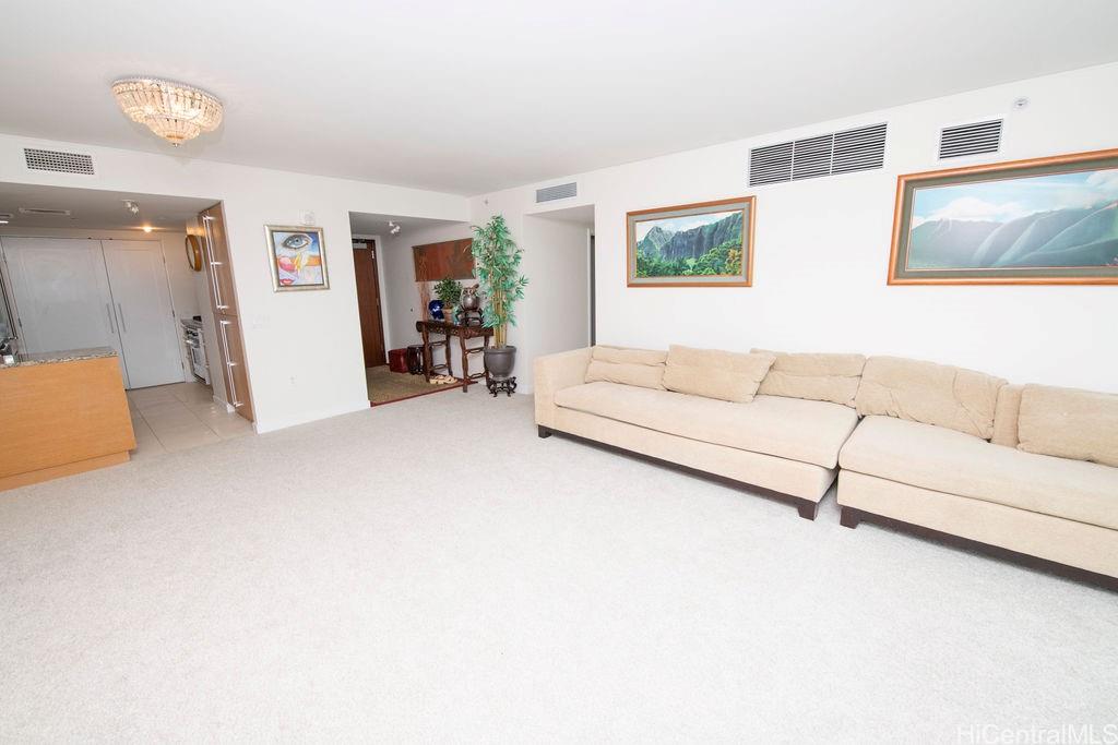 Photo 4 of 25