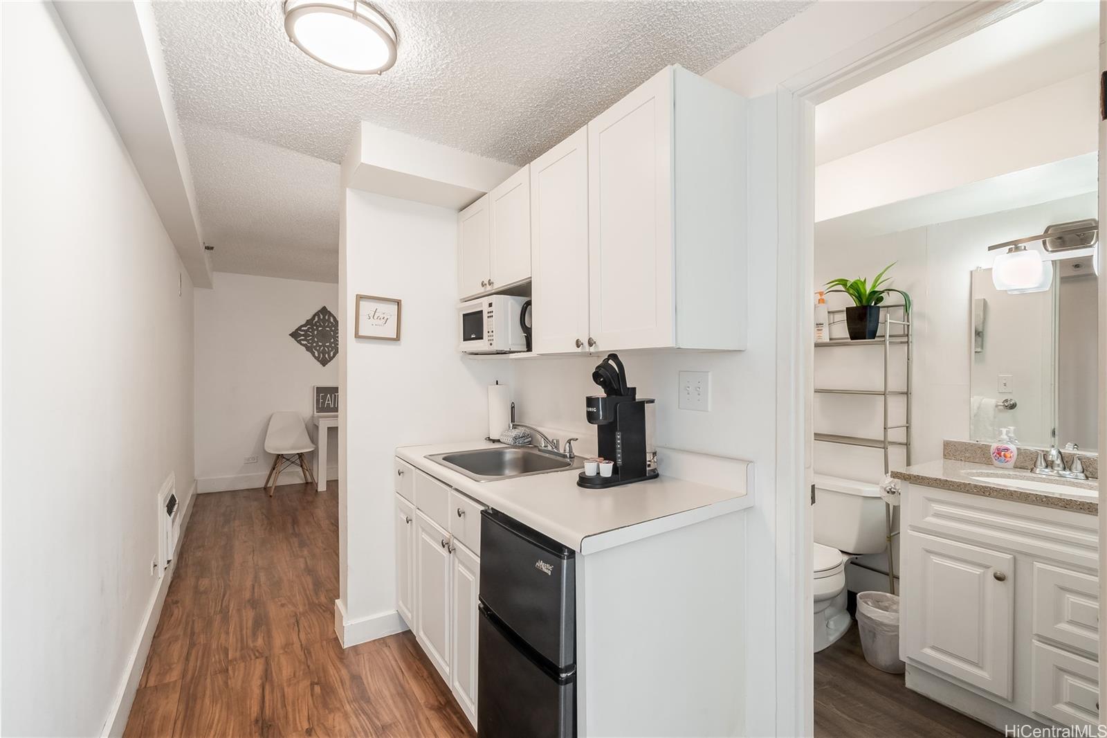 2450 Prince Edward Street 208A