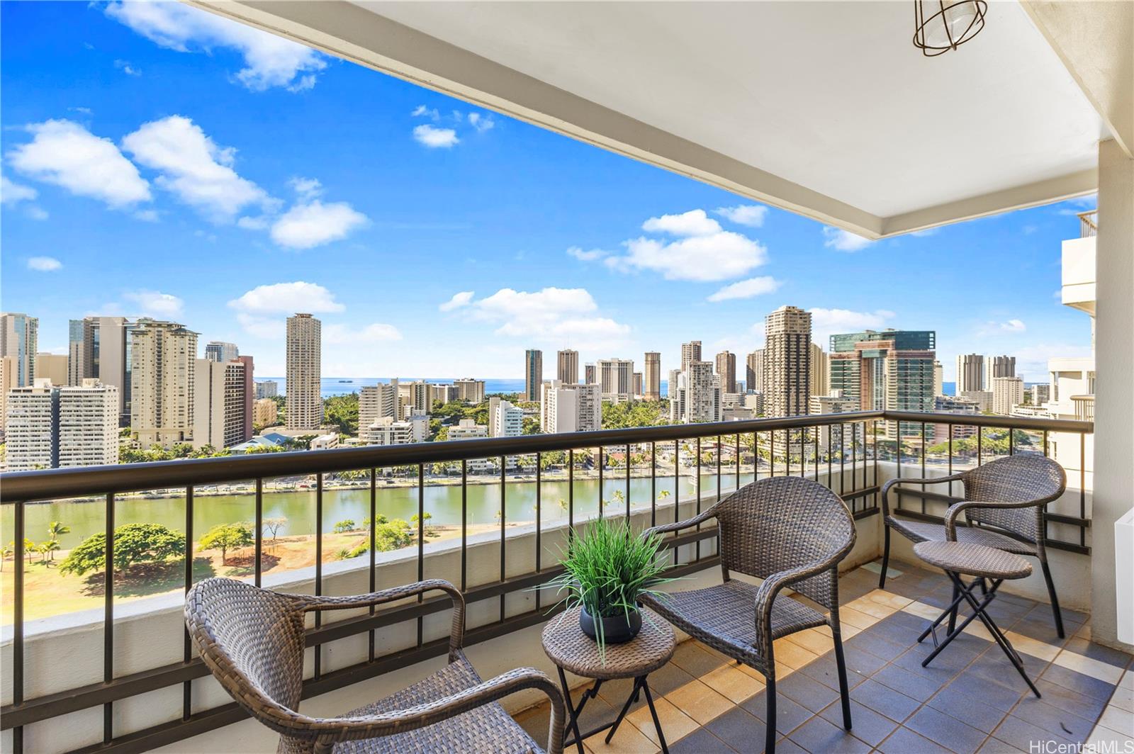 2333 Kapiolani Boulevard 2216