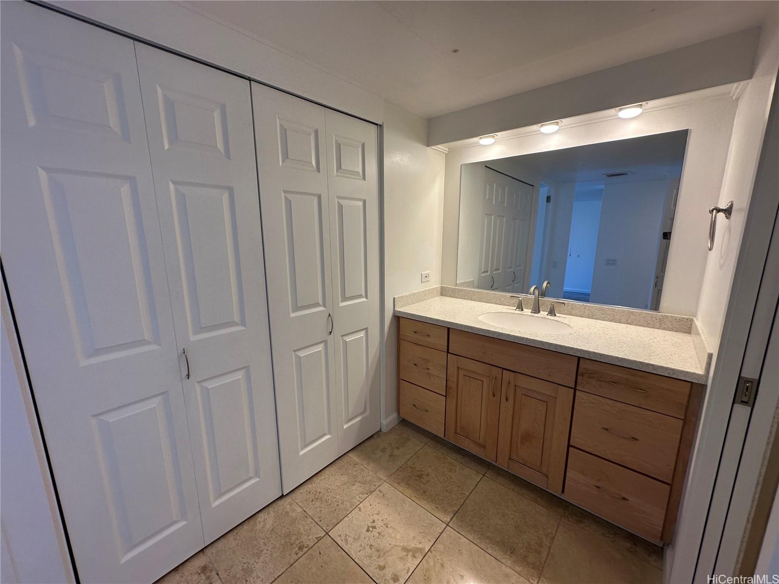 700 Richards Street  Unit 1708
