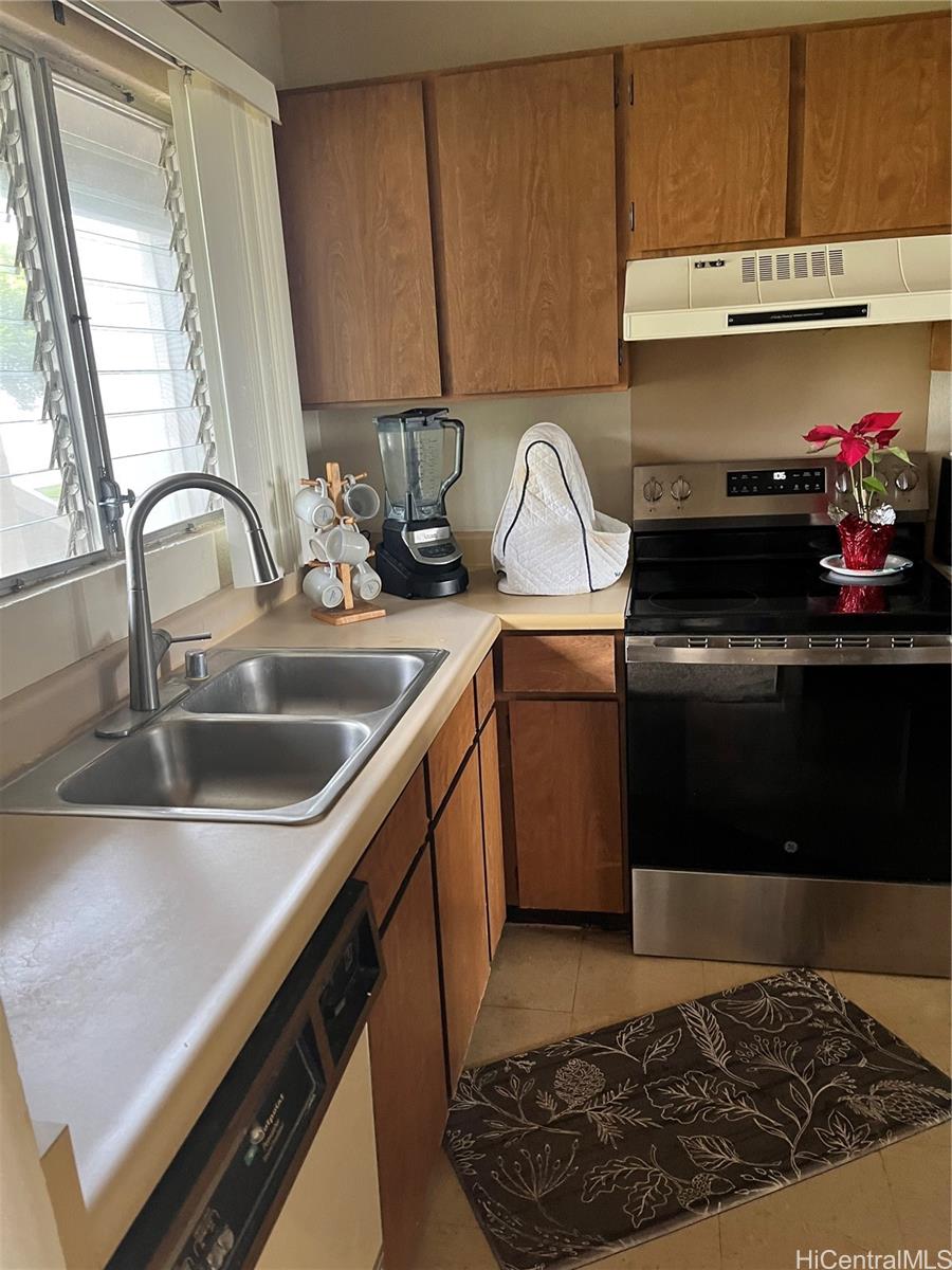 Photo 12 of 24