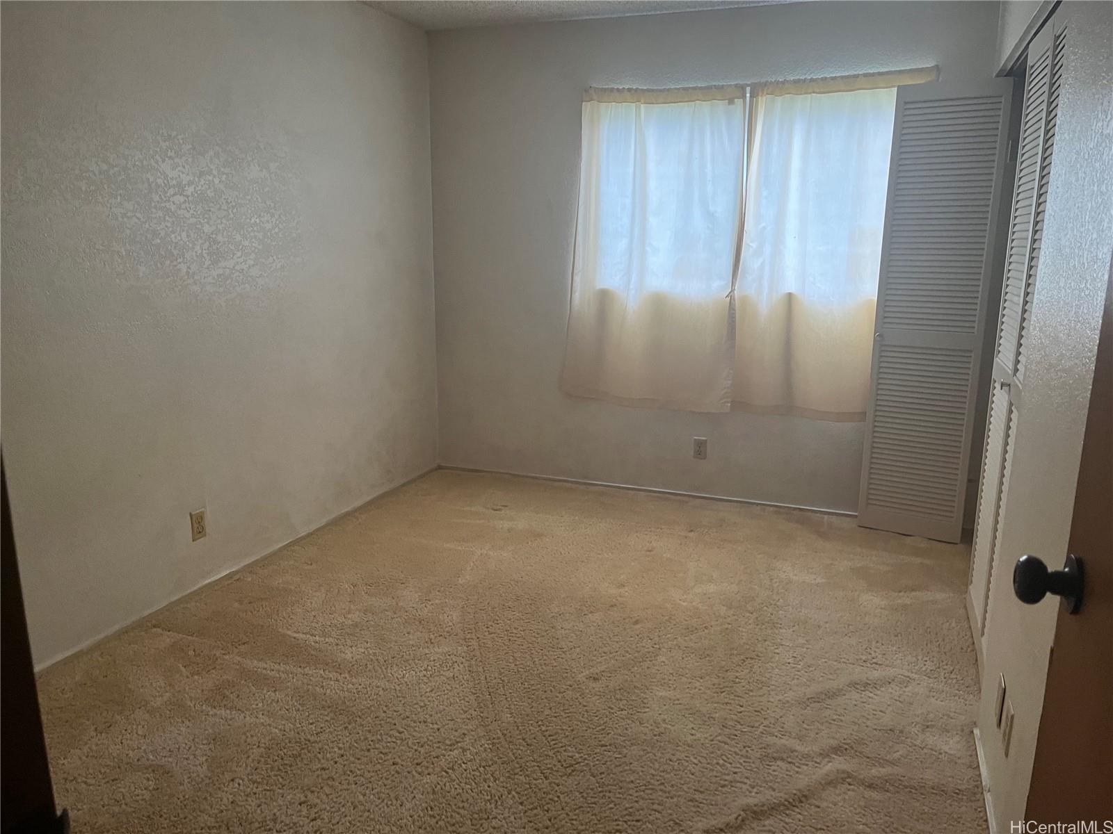 Photo 17 of 24