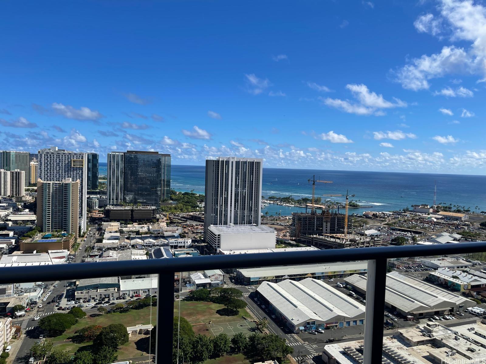 555 South Street 3902