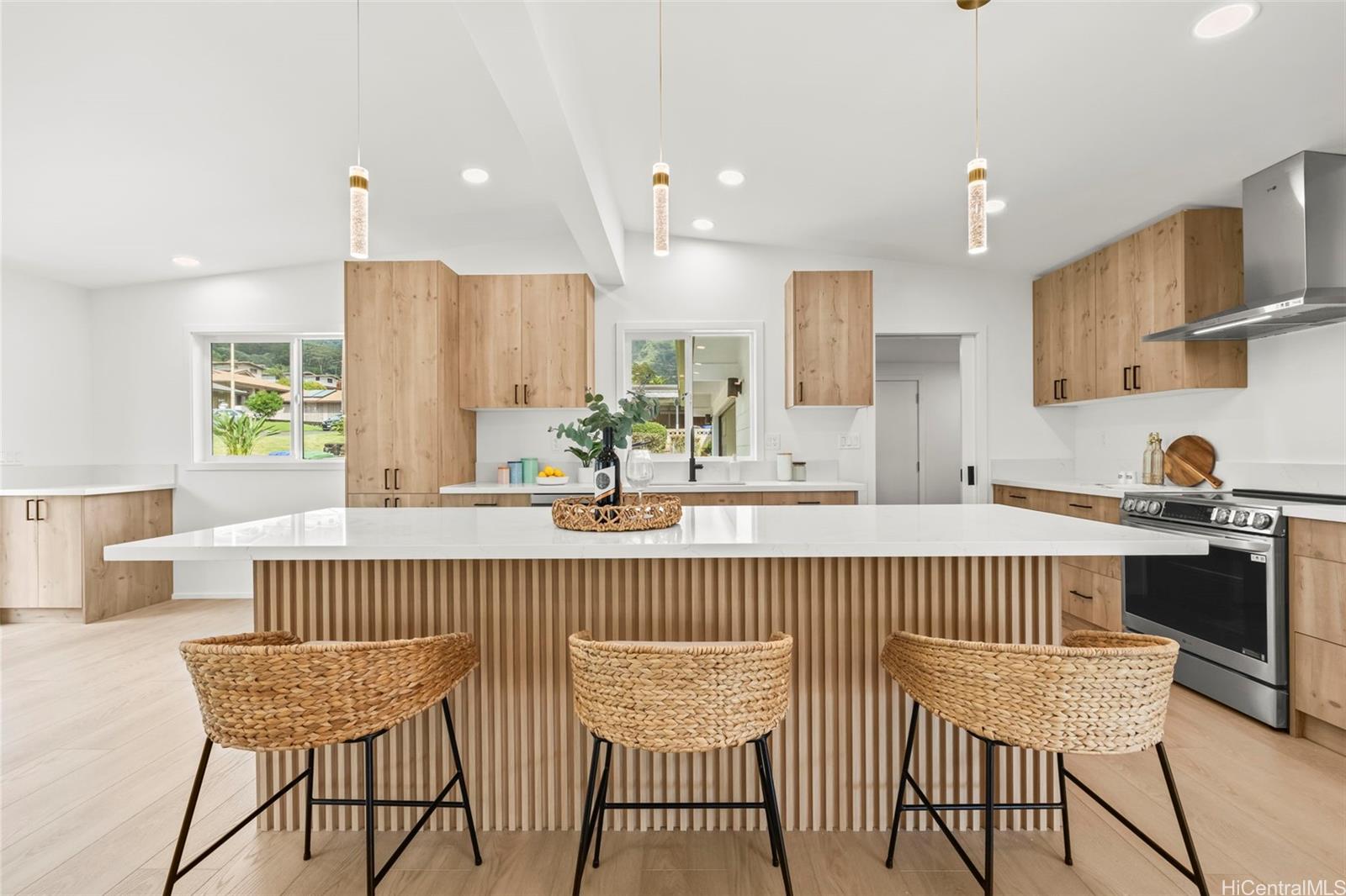 3489 Manoa Road