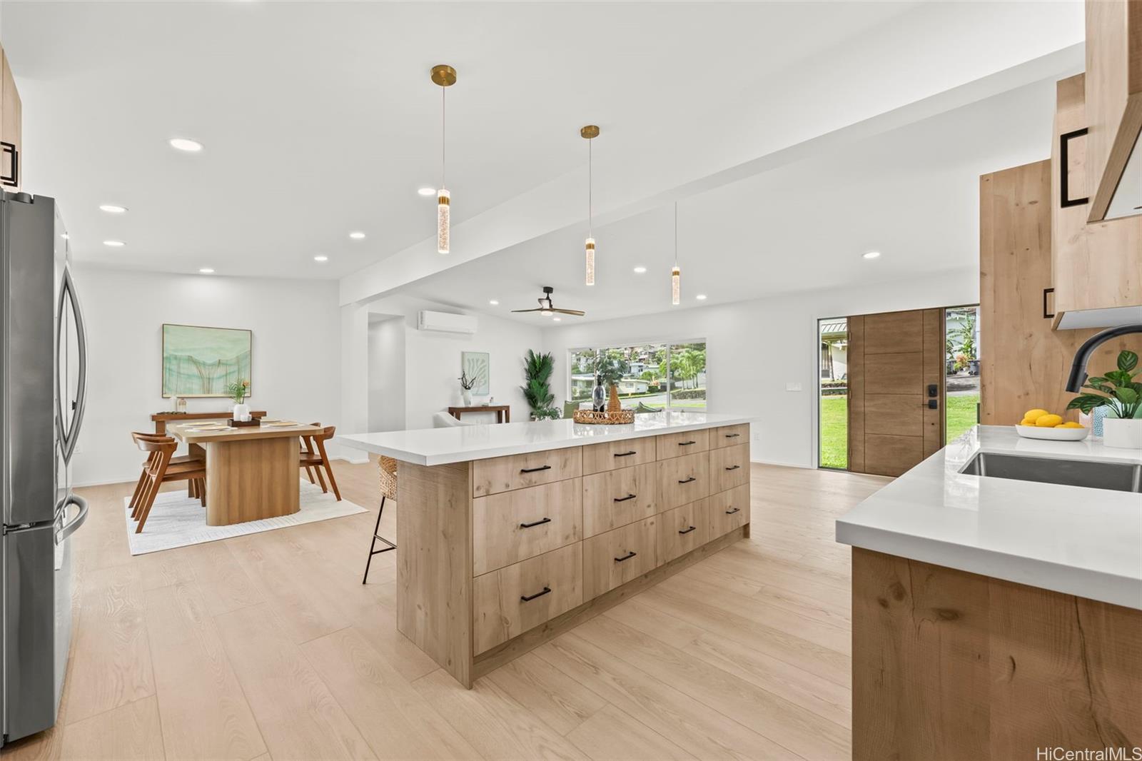 3489 Manoa Road